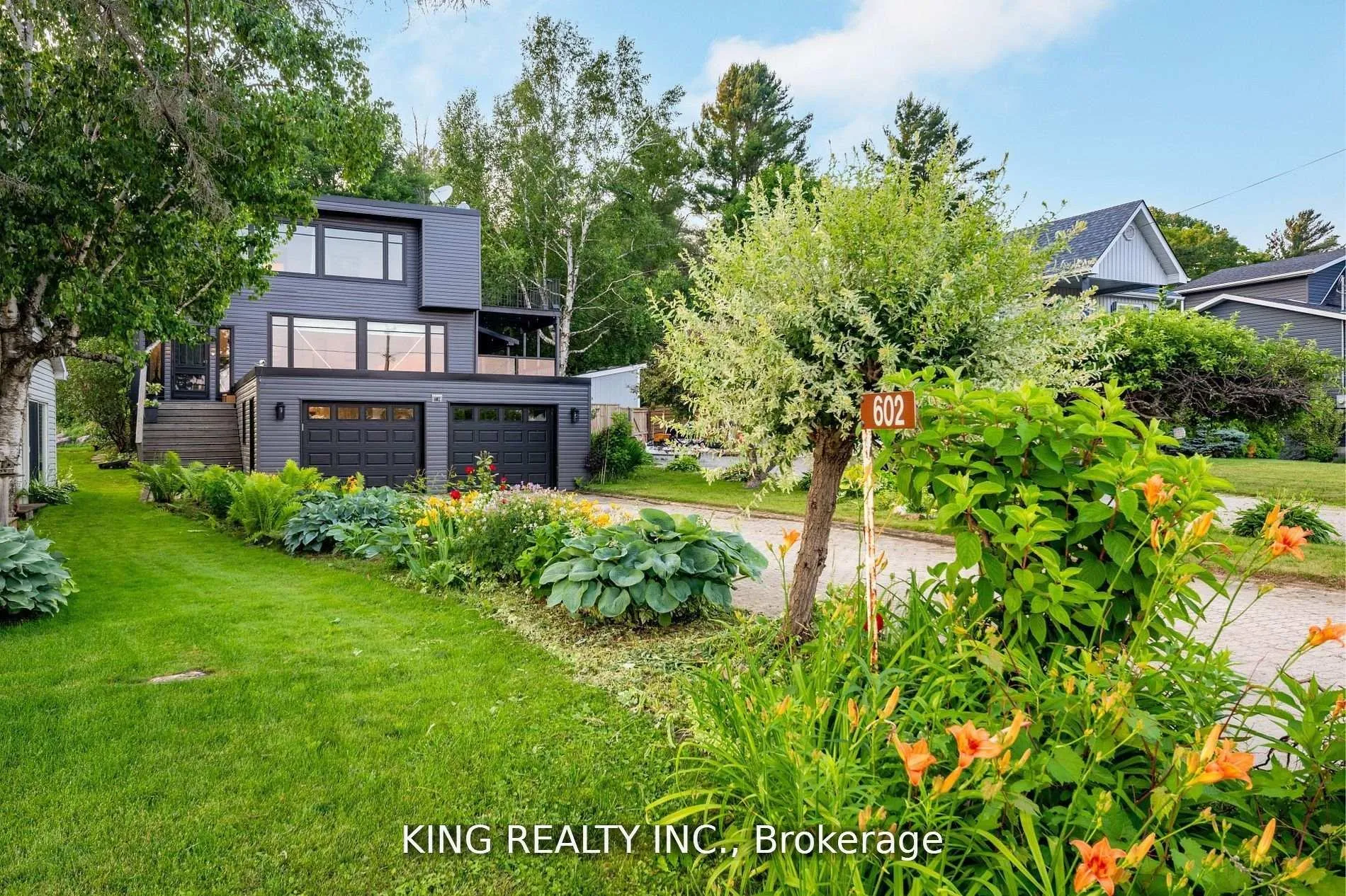 Photo 4 of 602 Champlain Road, Tiny, Rural Tiny — HOMEH