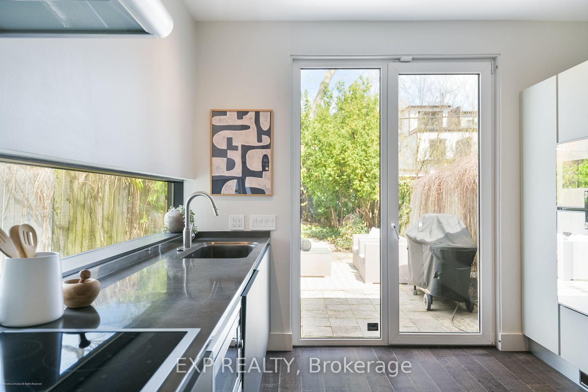 Photo 18 of 106 Macpherson Avenue, Toronto, The Annex — HOMEH
