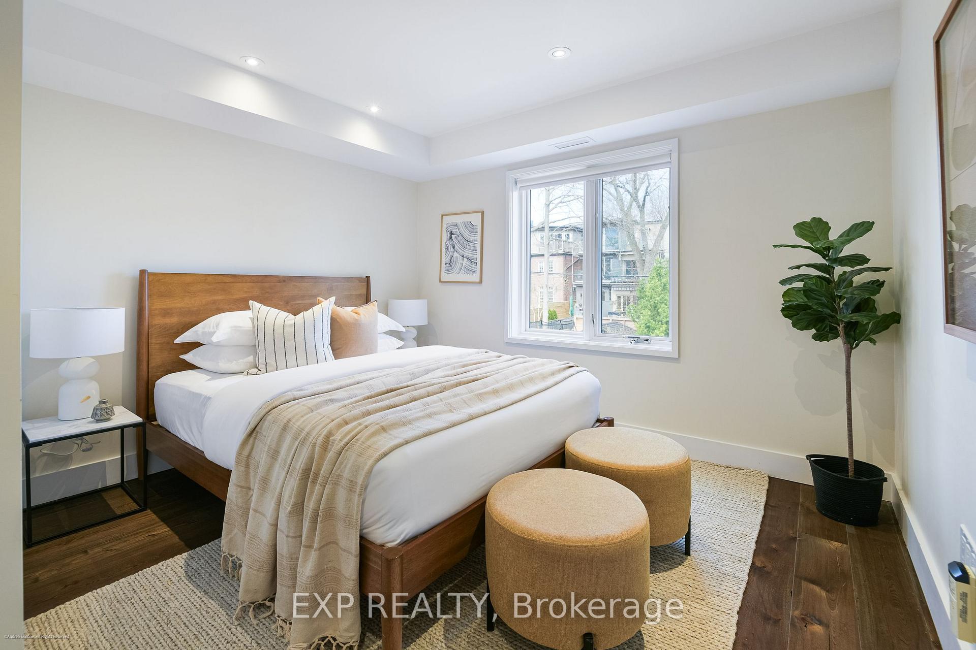 Photo 23 of 106 Macpherson Avenue, Toronto, The Annex — HOMEH