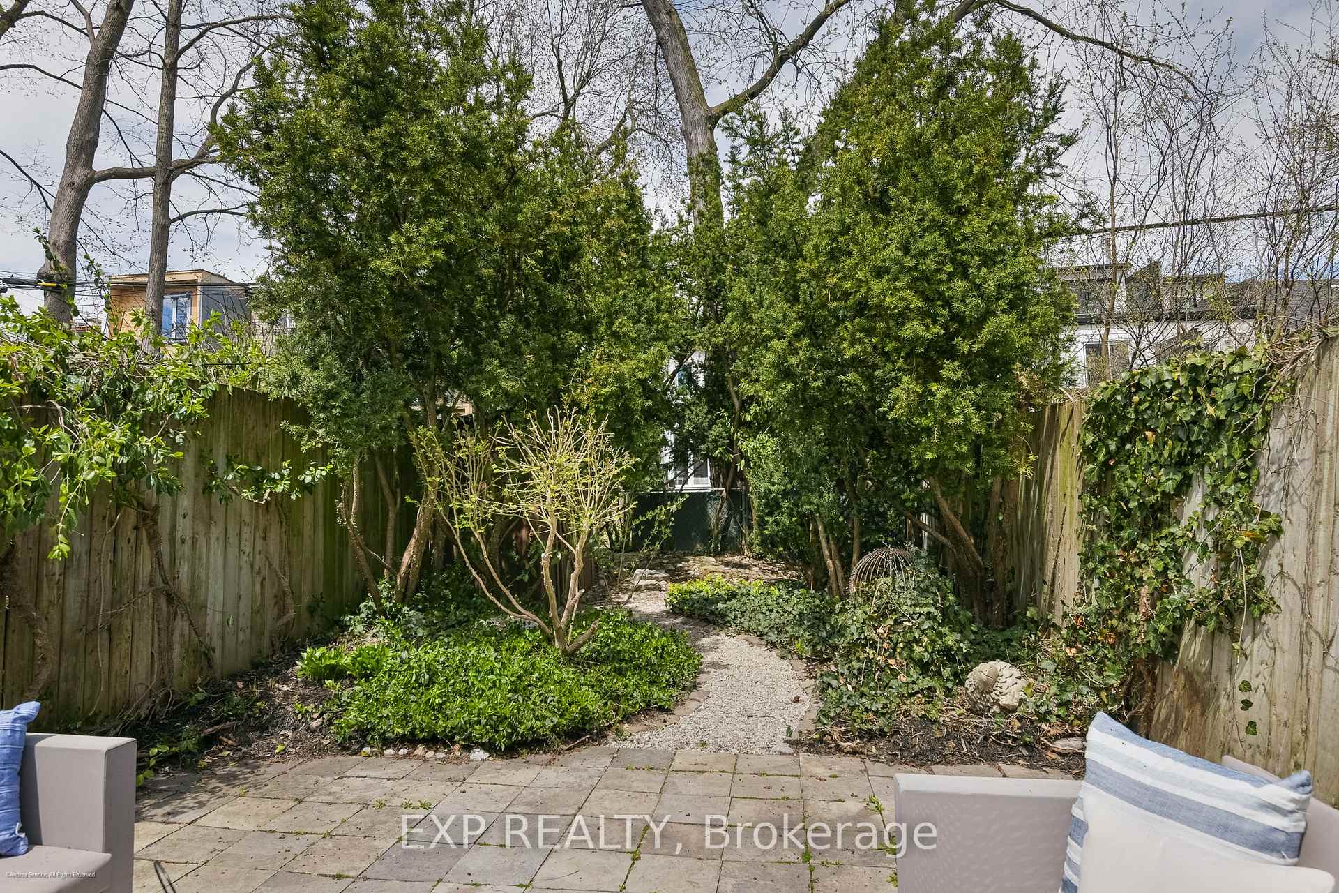Photo 47 of 106 Macpherson Avenue, Toronto, The Annex — HOMEH