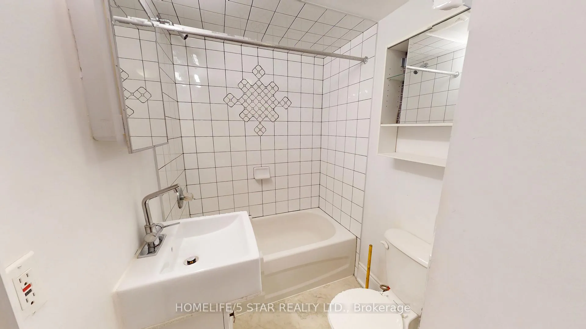 Photo 10 of Unit 206, 1152 Gerrard Street E, Toronto, South Riverdale — HOMEH