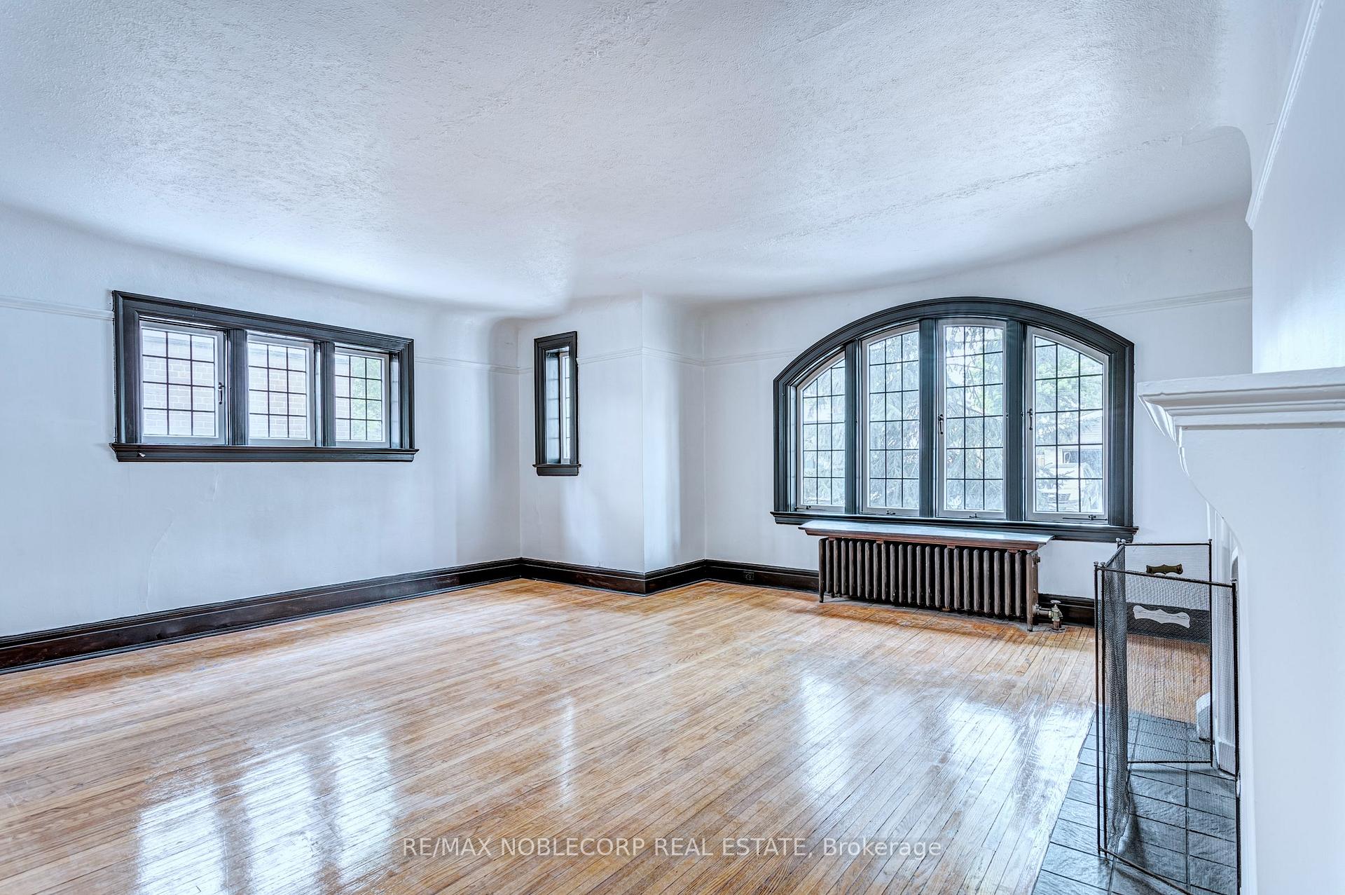 Photo 2 of Unit A  Main, 809 Duplex Avenue, Toronto, Lawrence Park South — HOMEH