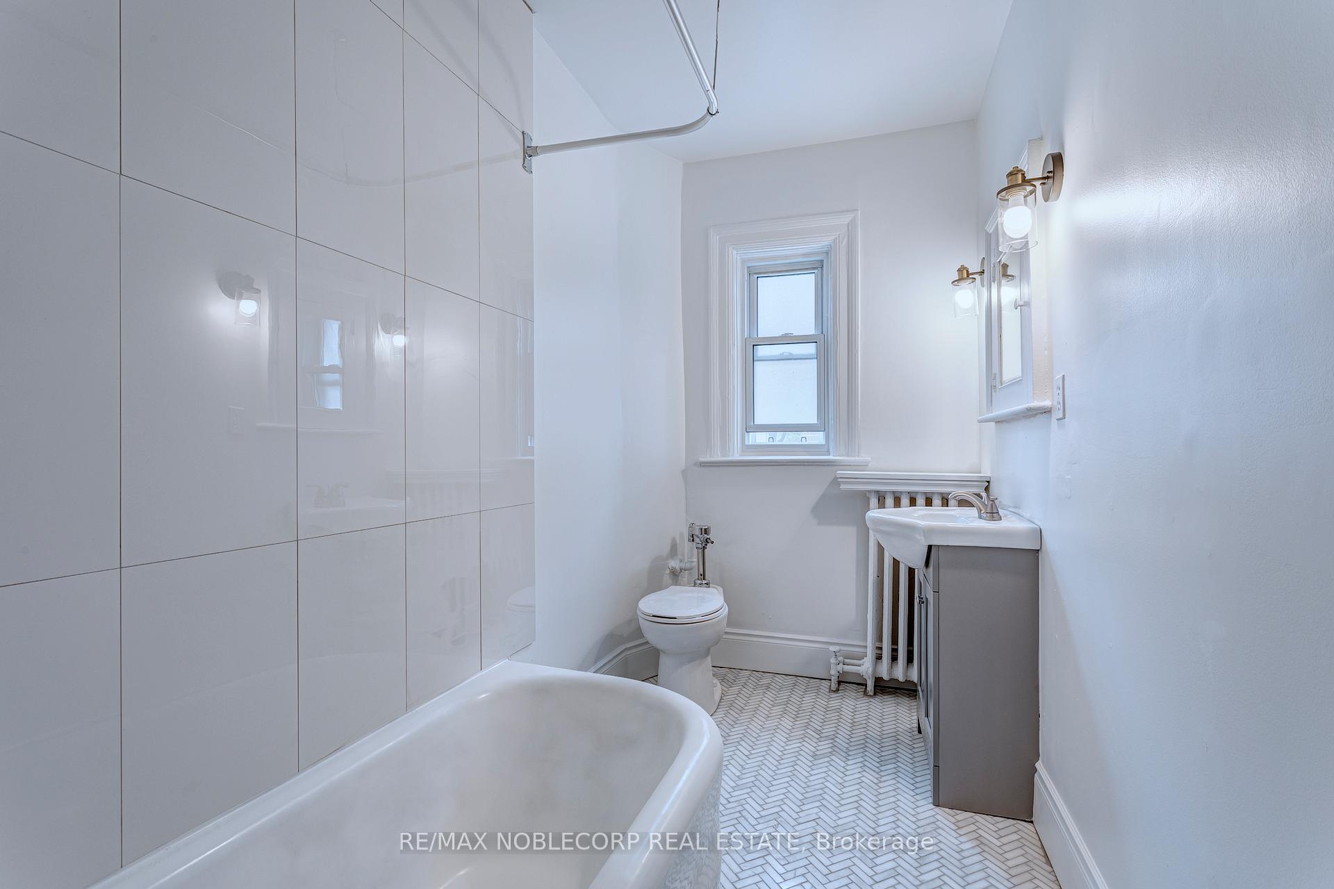 Photo 11 of Unit A  Main, 809 Duplex Avenue, Toronto, Lawrence Park South — HOMEH