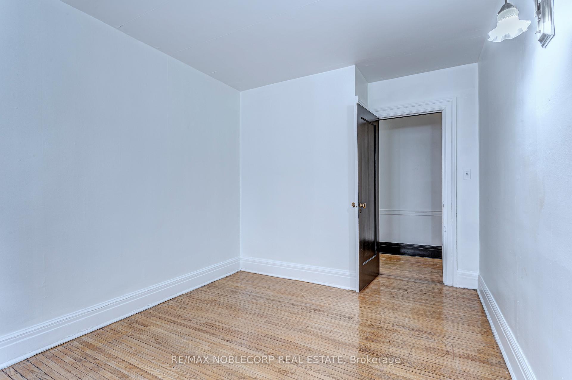 Photo 12 of Unit A  Main, 809 Duplex Avenue, Toronto, Lawrence Park South — HOMEH