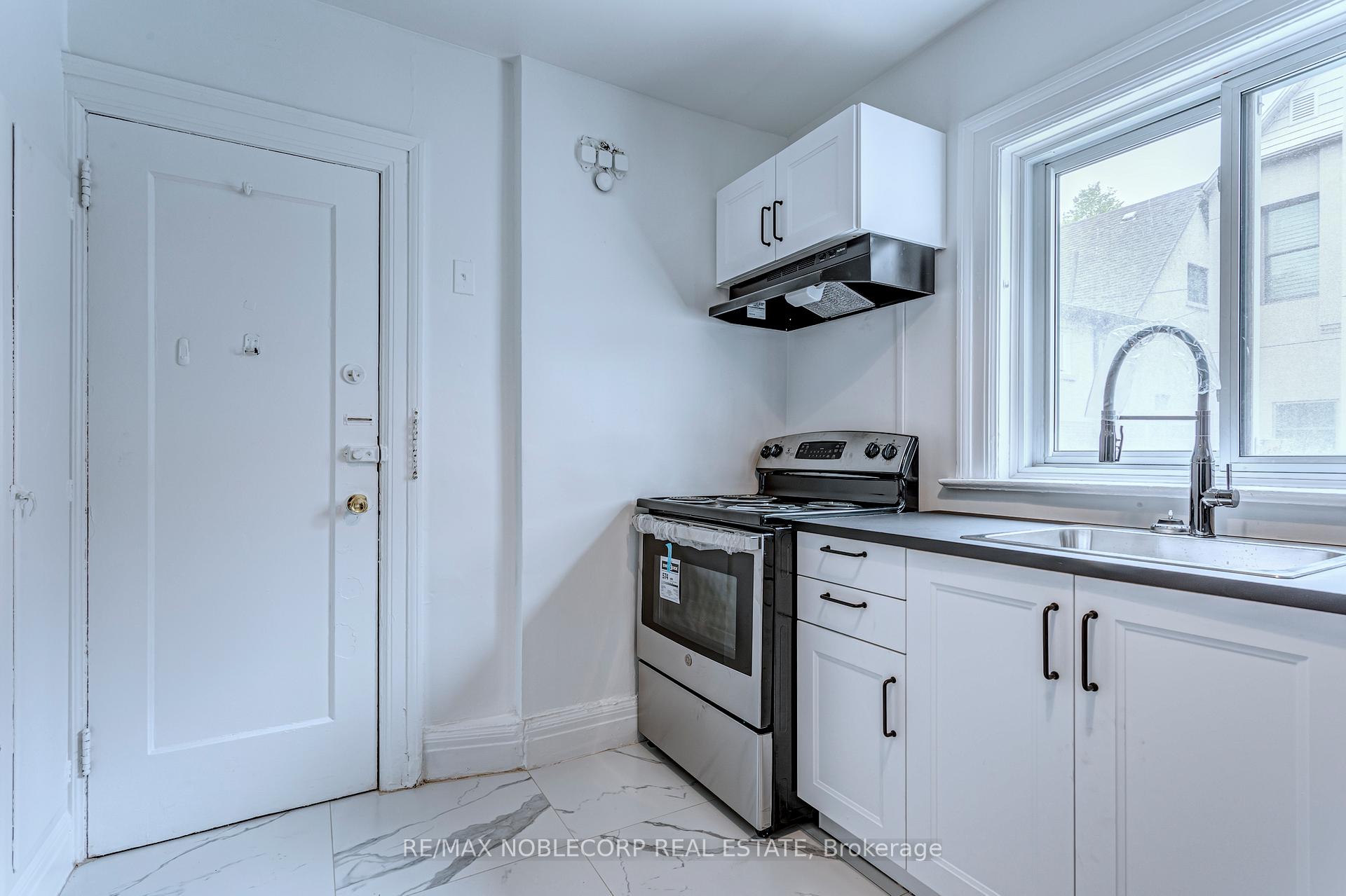 Photo 22 of Unit A  Main, 809 Duplex Avenue, Toronto, Lawrence Park South — HOMEH