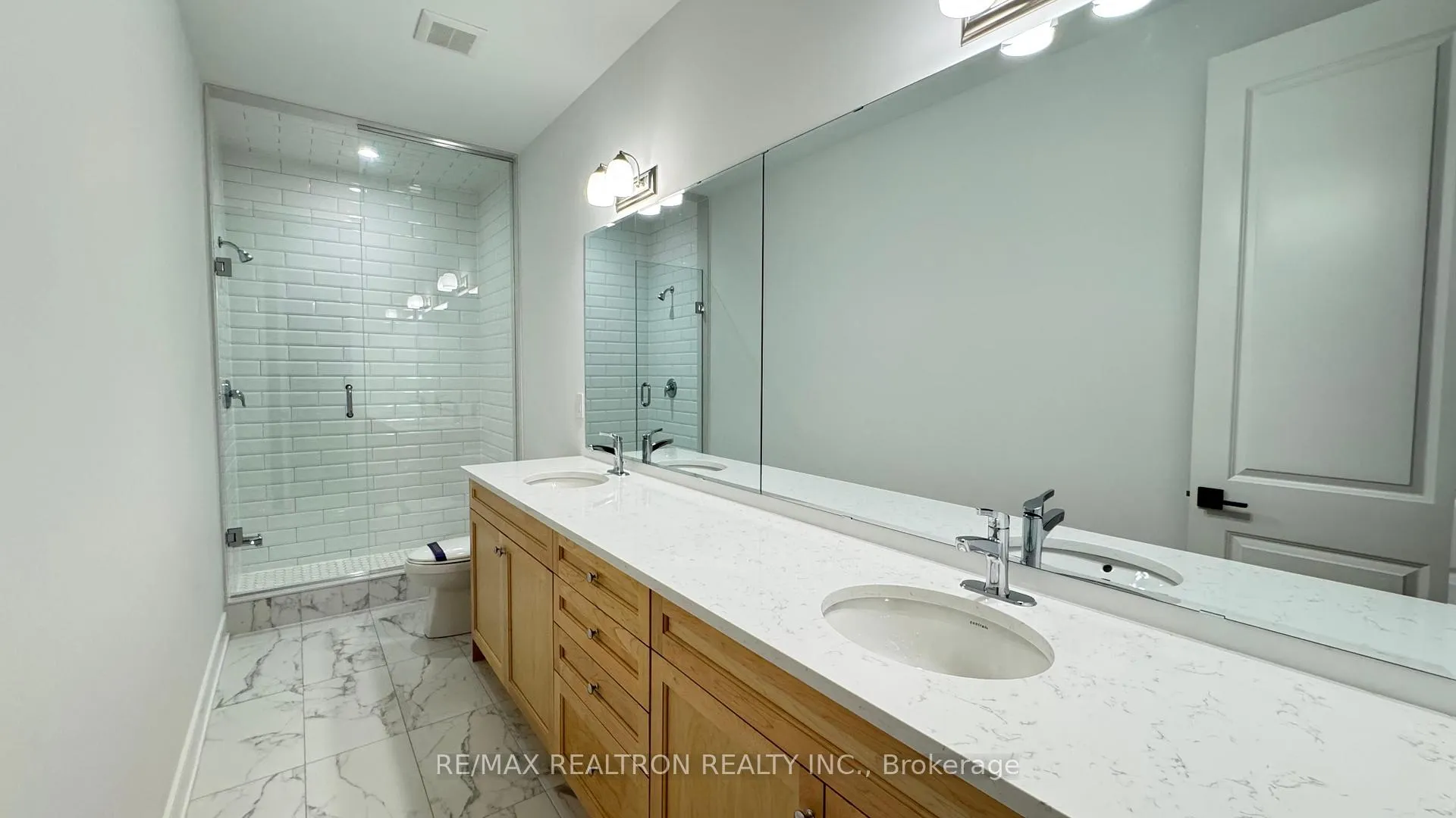 Photo 2 of 3509 Brickyard Dr, Pickering, Rural Pickering — HOMEH