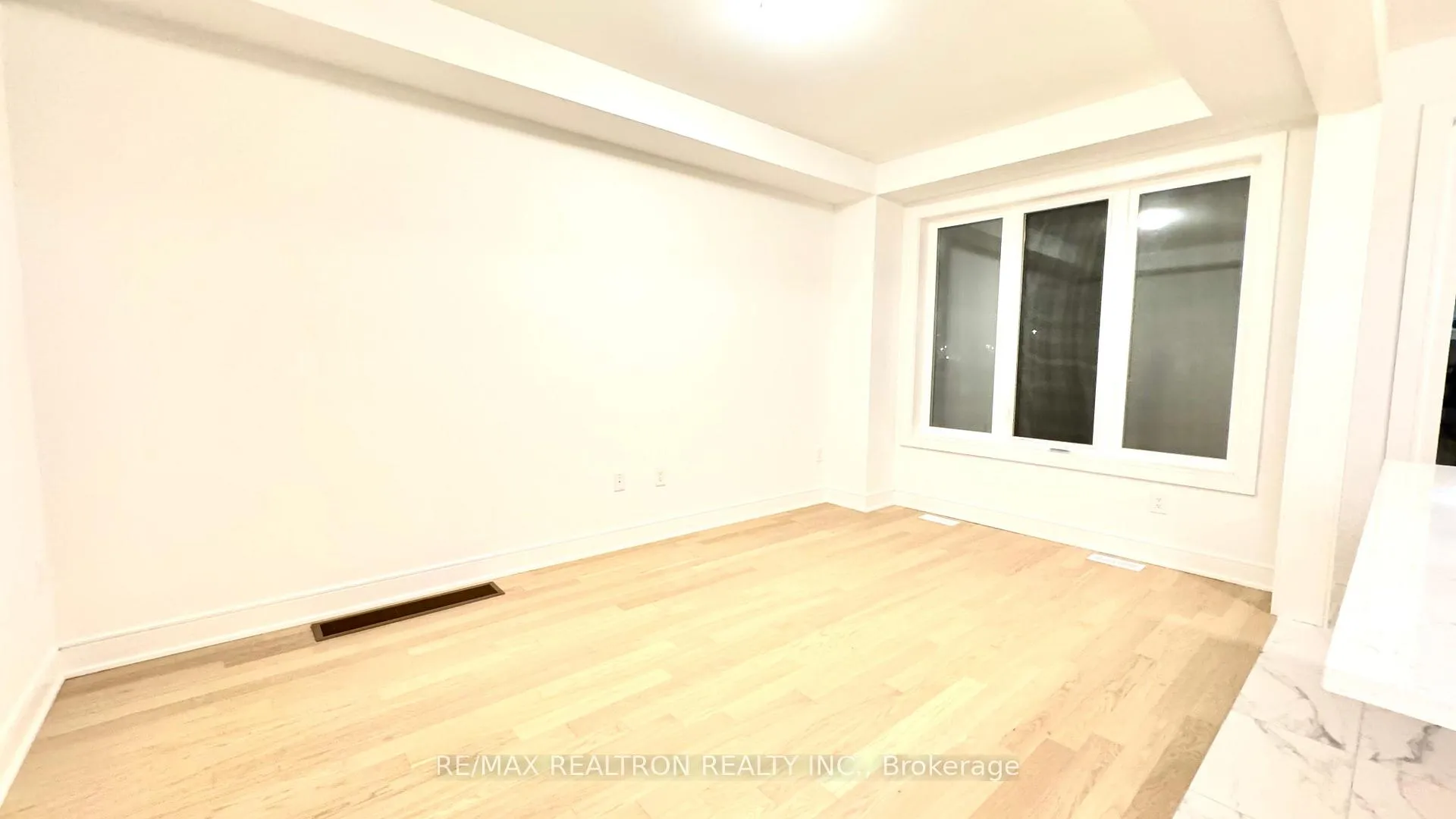 Photo 6 of 3509 Brickyard Dr, Pickering, Rural Pickering — HOMEH