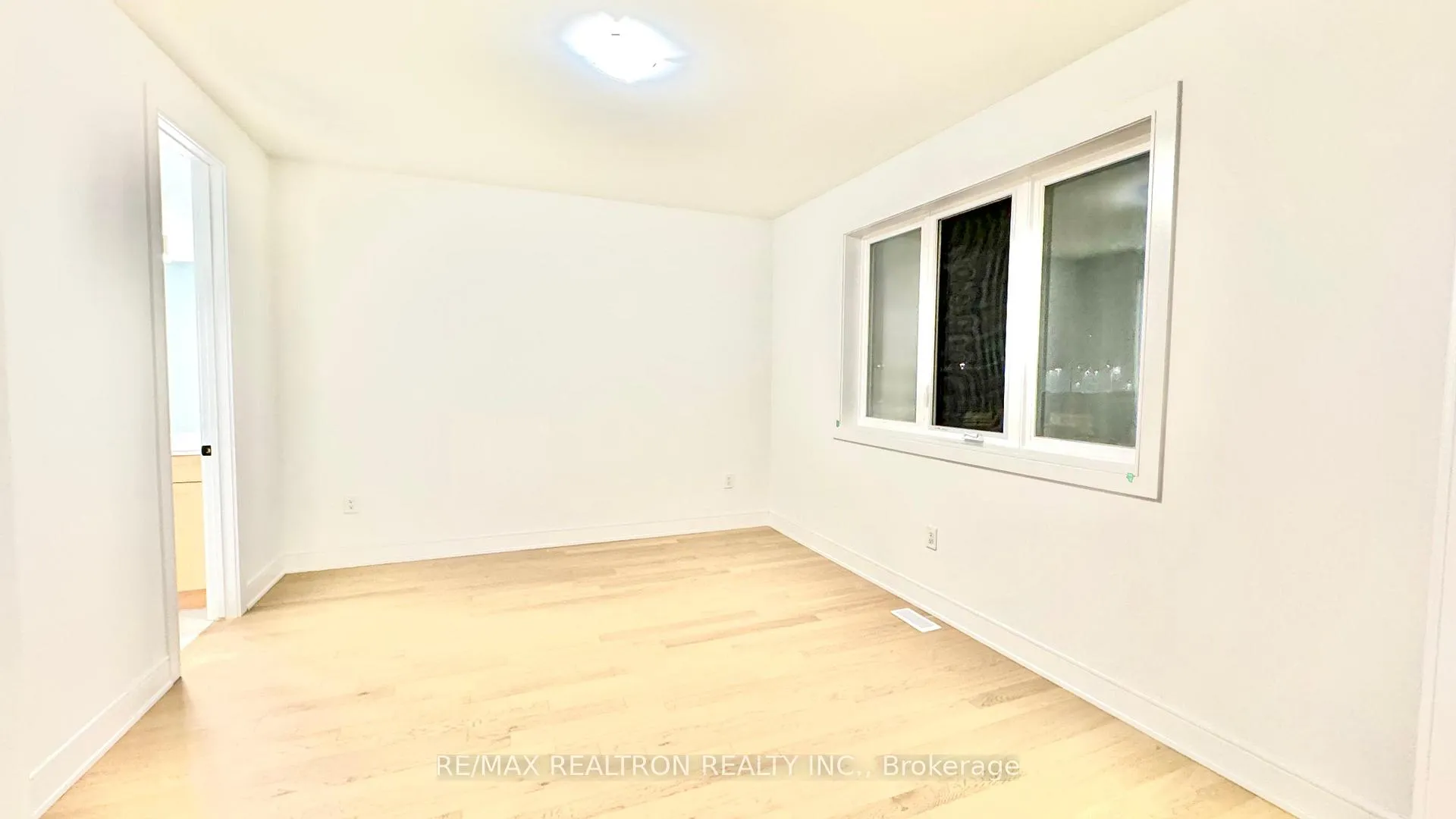 Photo 12 of 3509 Brickyard Dr, Pickering, Rural Pickering — HOMEH