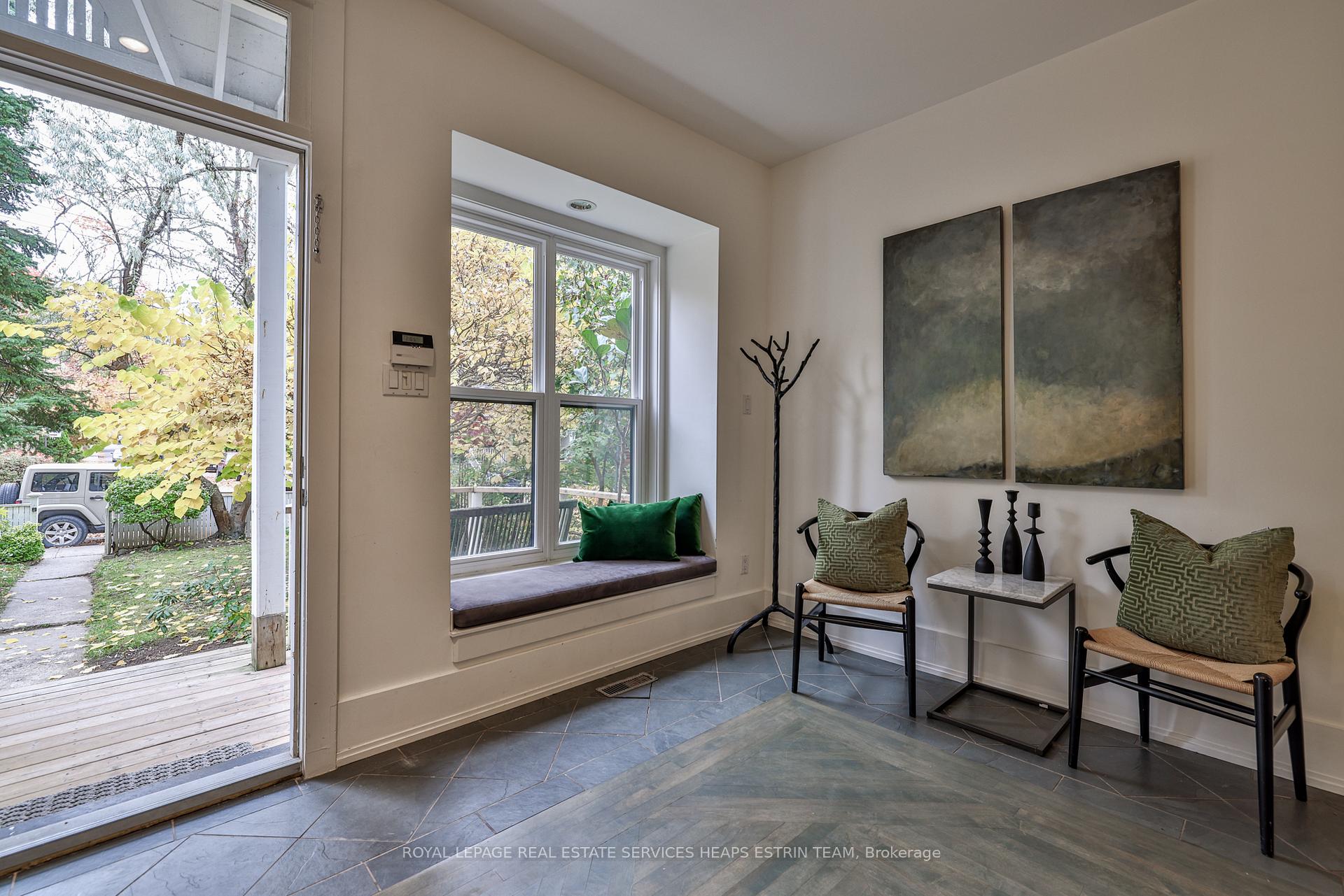 Photo 3 of 836 Manning Avenue, Toronto, The Annex — HOMEH