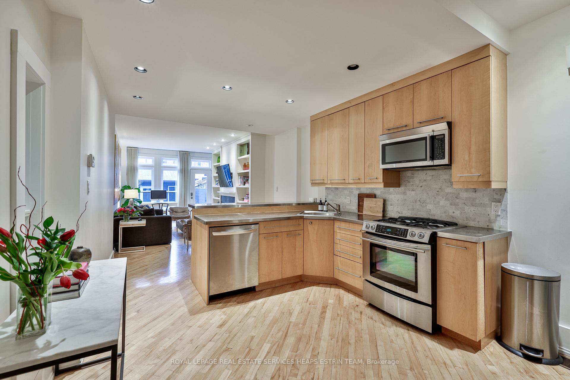 Photo 7 of 836 Manning Avenue, Toronto, The Annex — HOMEH