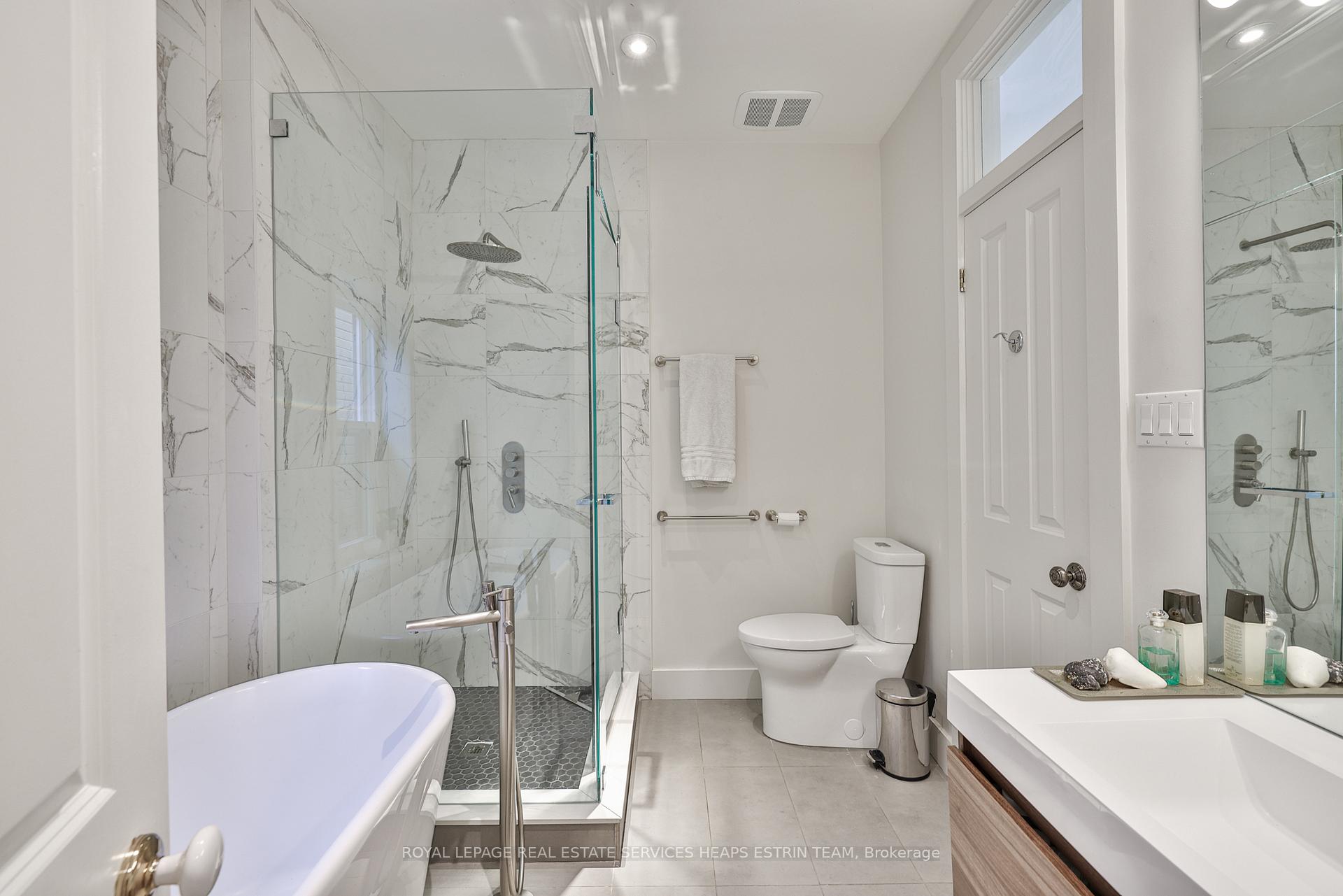 Photo 15 of 836 Manning Avenue, Toronto, The Annex — HOMEH
