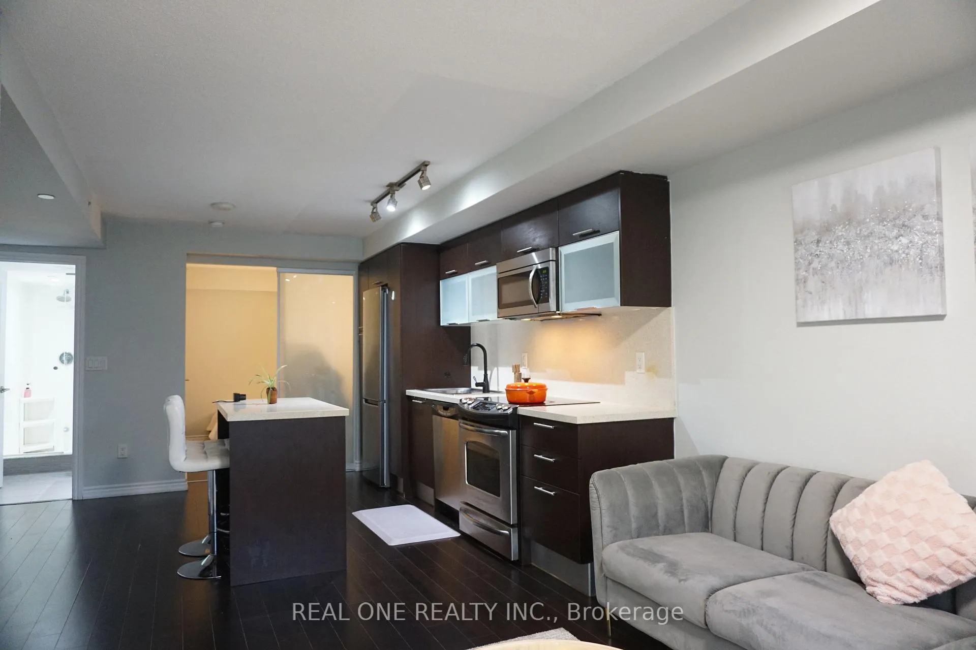 Photo 4 of Unit 1509, 386 Yonge Street, Toronto, Bay Street Corridor — HOMEH
