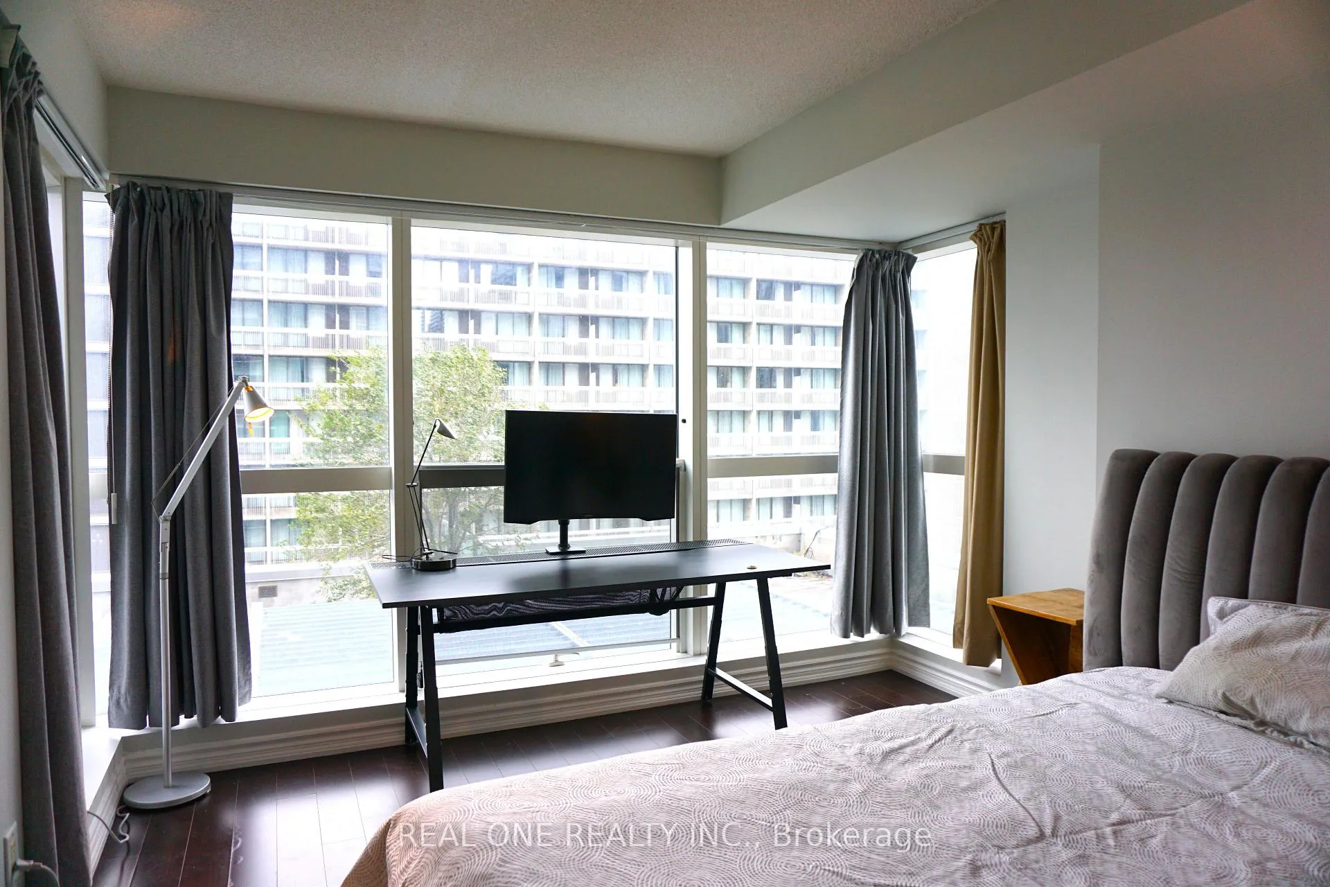 Photo 11 of Unit 1509, 386 Yonge Street, Toronto, Bay Street Corridor — HOMEH