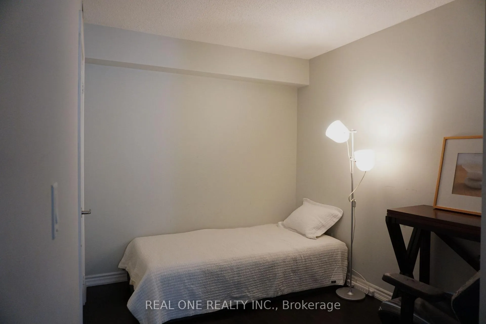 Photo 14 of Unit 1509, 386 Yonge Street, Toronto, Bay Street Corridor — HOMEH