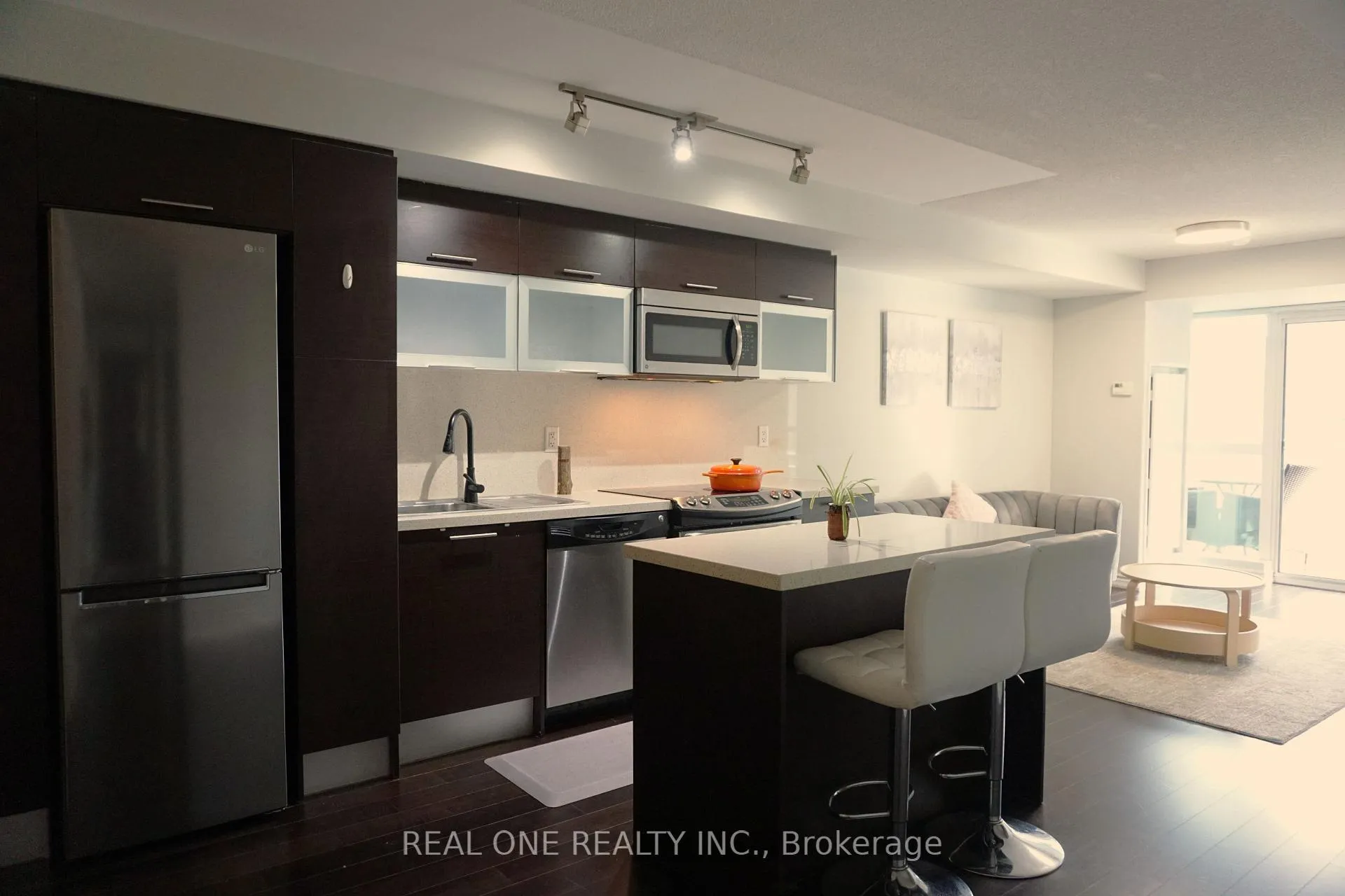 Photo 16 of Unit 1509, 386 Yonge Street, Toronto, Bay Street Corridor — HOMEH