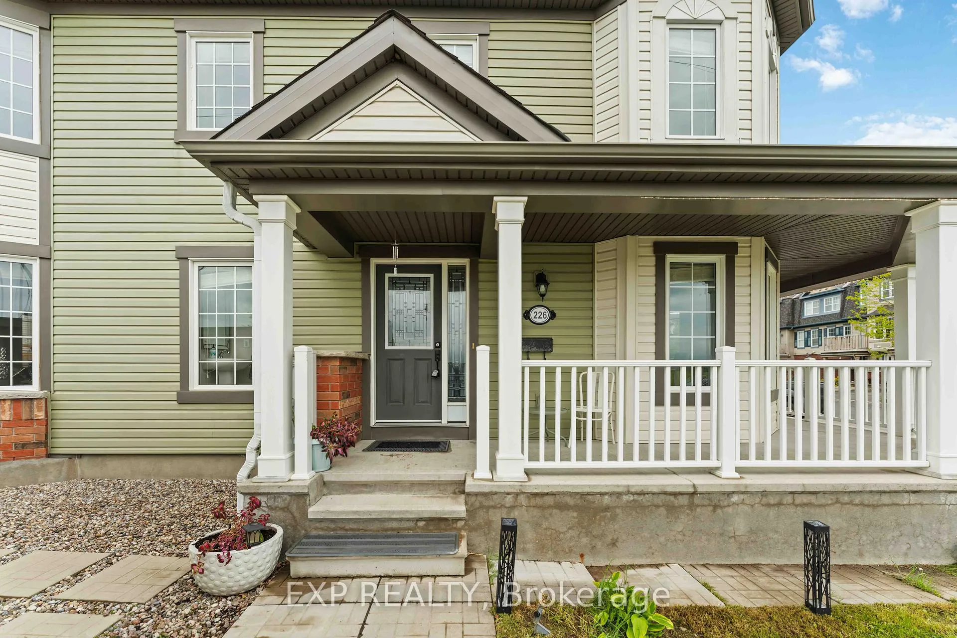 Photo 2 of 226 Par-La-Ville Circle, Ottawa, Stittsville (North) — HOMEH