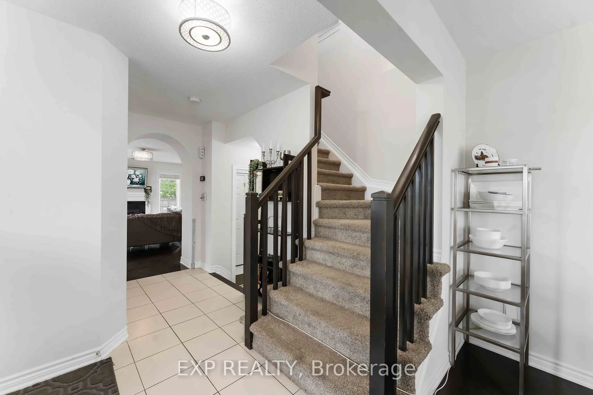 Photo 4 of 226 Par-La-Ville Circle, Ottawa, Stittsville (North) — HOMEH