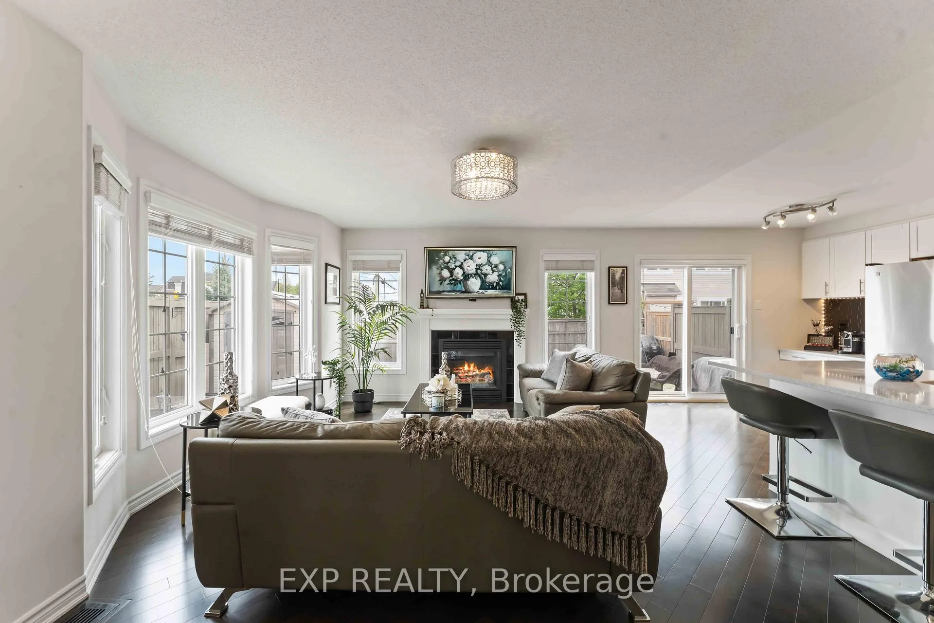 Photo 6 of 226 Par-La-Ville Circle, Ottawa, Stittsville (North) — HOMEH
