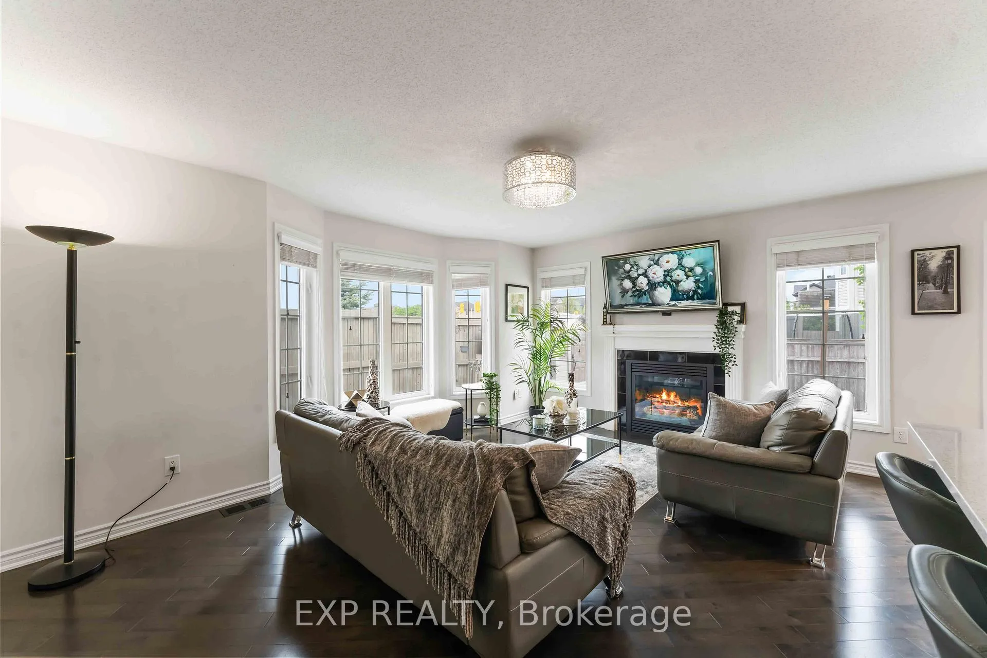 Photo 7 of 226 Par-La-Ville Circle, Ottawa, Stittsville (North) — HOMEH