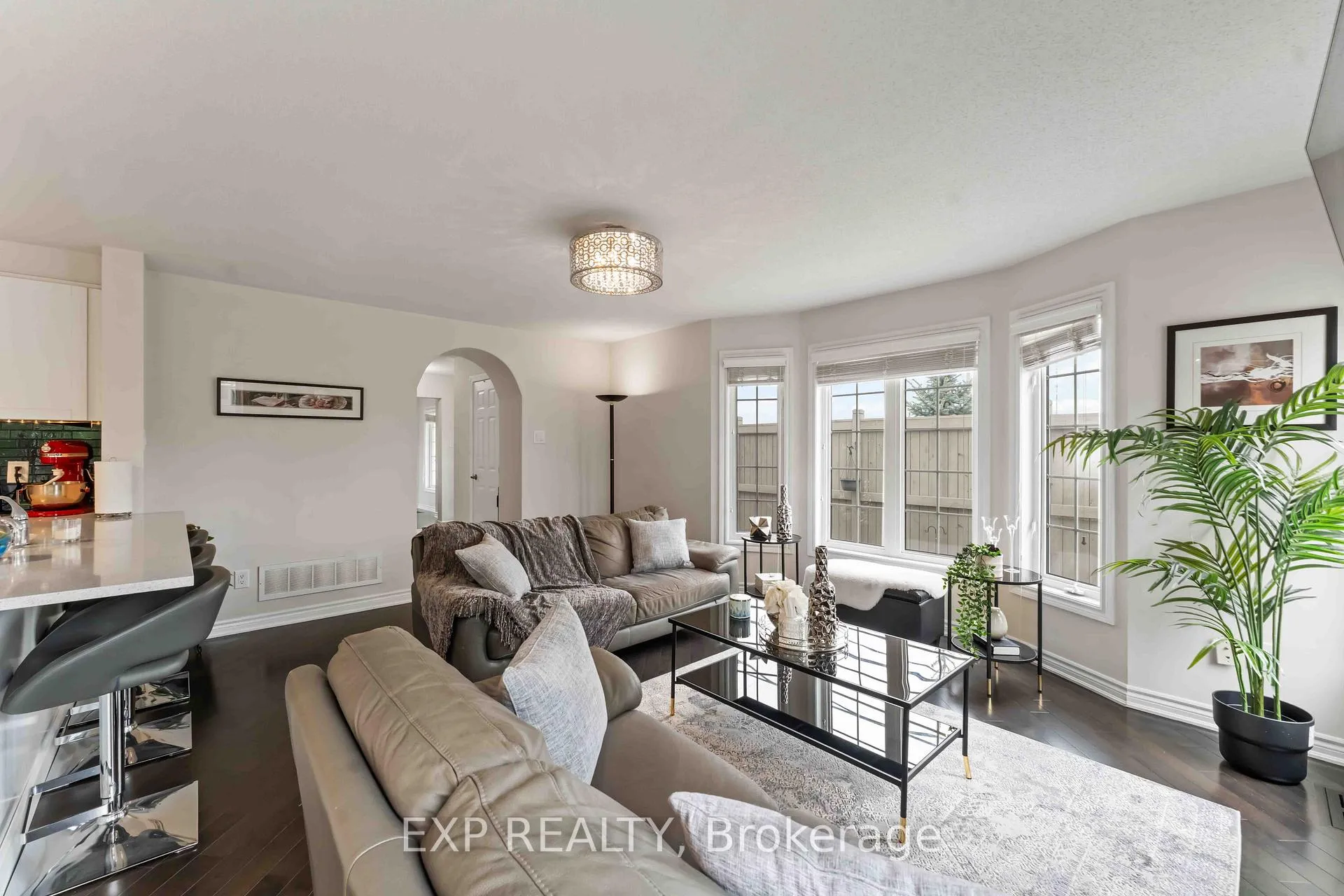 Photo 9 of 226 Par-La-Ville Circle, Ottawa, Stittsville (North) — HOMEH