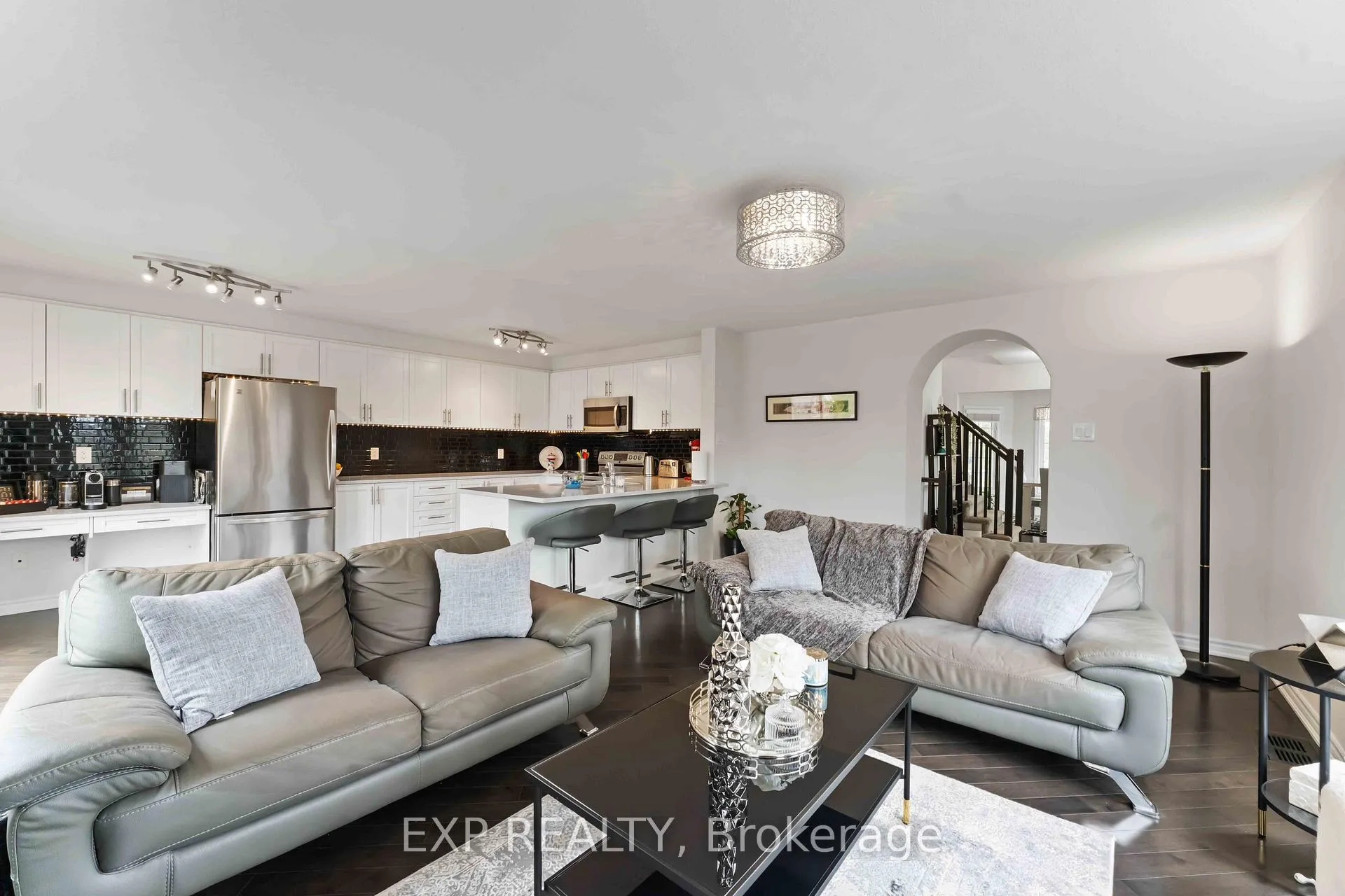 Photo 10 of 226 Par-La-Ville Circle, Ottawa, Stittsville (North) — HOMEH