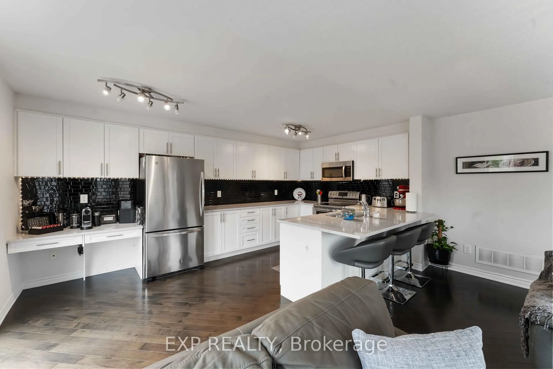 Photo 11 of 226 Par-La-Ville Circle, Ottawa, Stittsville (North) — HOMEH