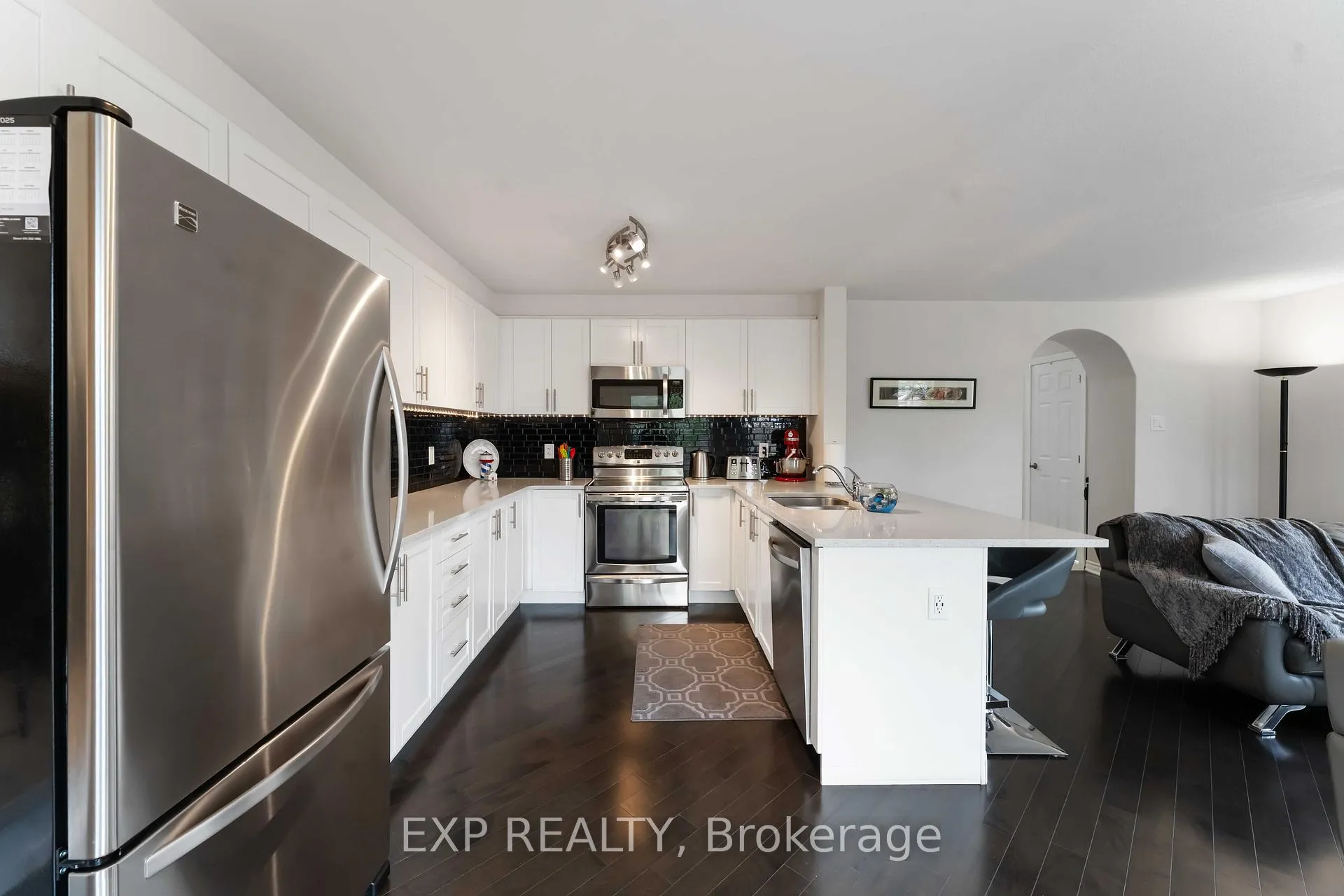 Photo 12 of 226 Par-La-Ville Circle, Ottawa, Stittsville (North) — HOMEH