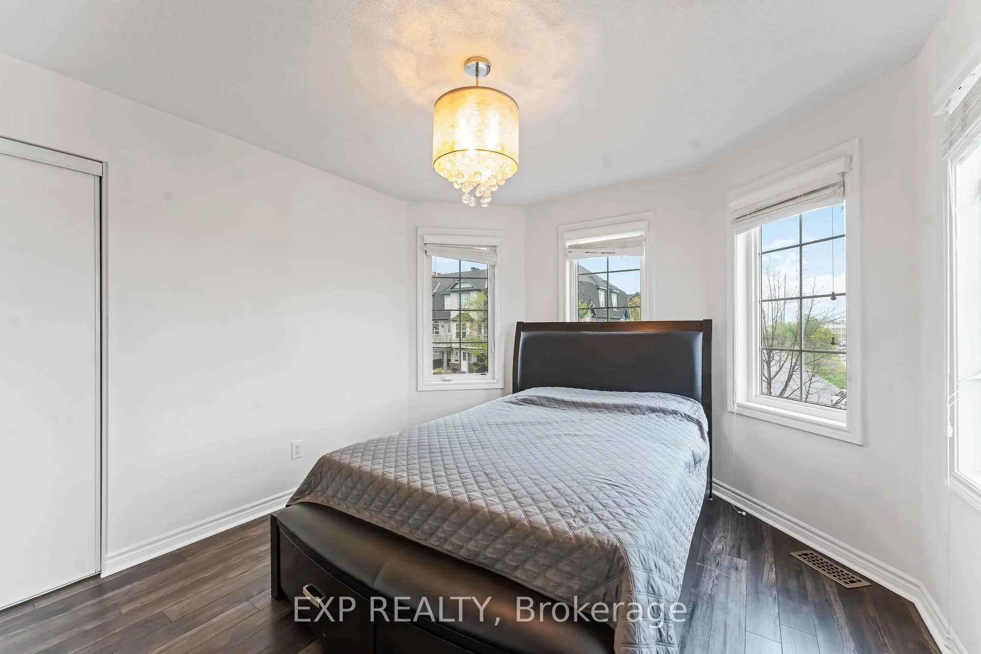 Photo 24 of 226 Par-La-Ville Circle, Ottawa, Stittsville (North) — HOMEH