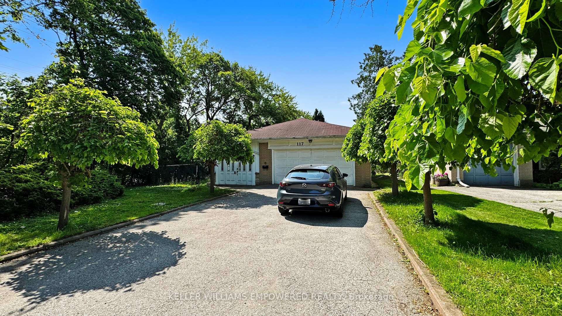Front of 117 Arjay Crescent
