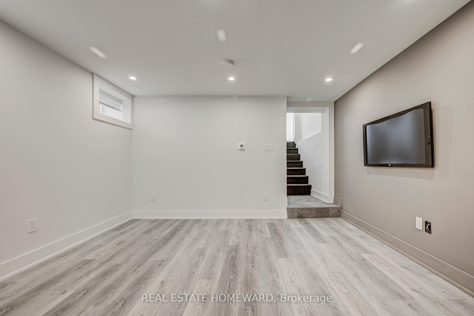 Photo 6 of Unit B, 40 Dewhurst Boulevard, Toronto, Danforth — HOMEH