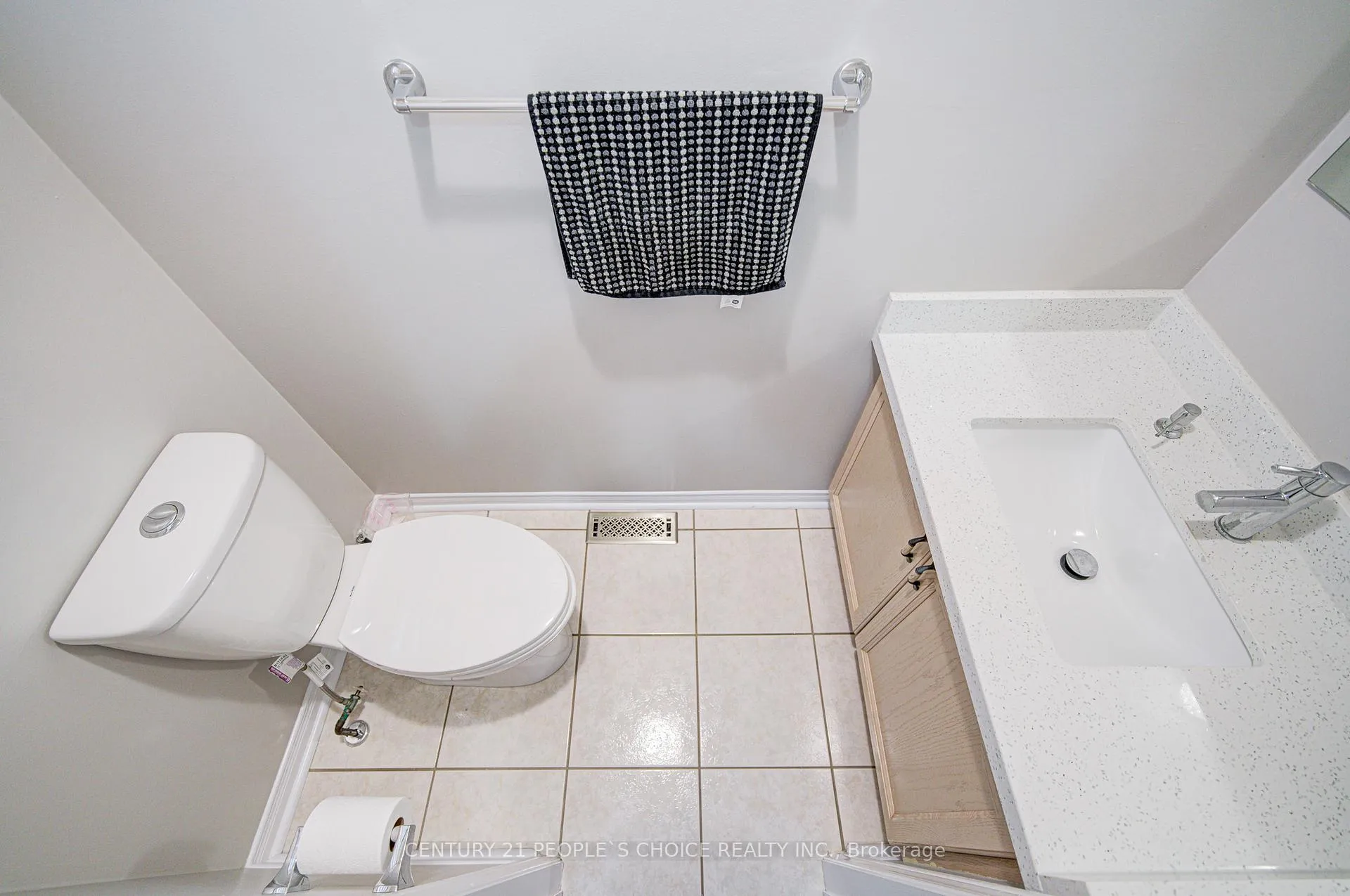 Photo 4 of 72 Zia Dodda Crescent, Brampton, Bram East — HOMEH