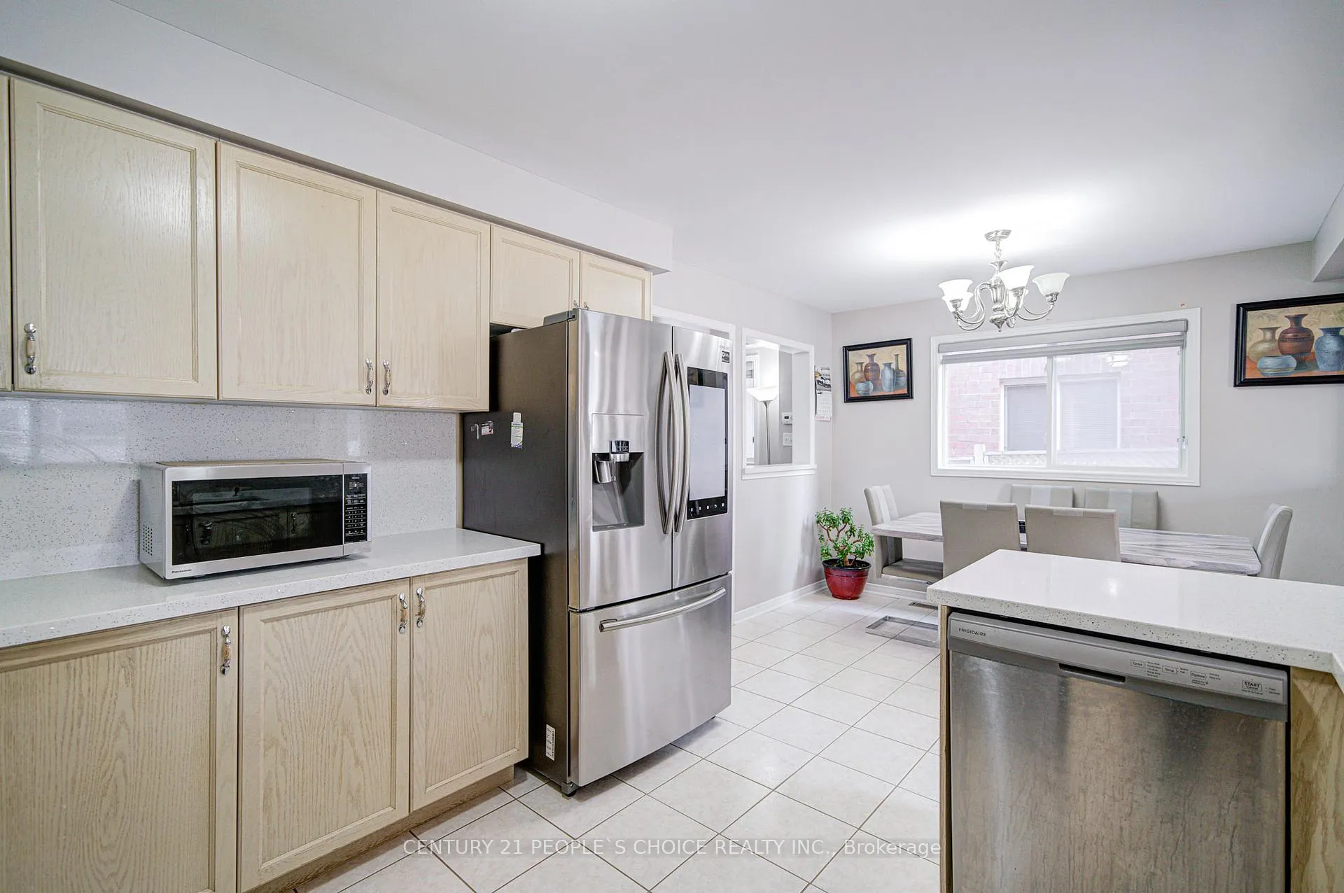 Photo 15 of 72 Zia Dodda Crescent, Brampton, Bram East — HOMEH