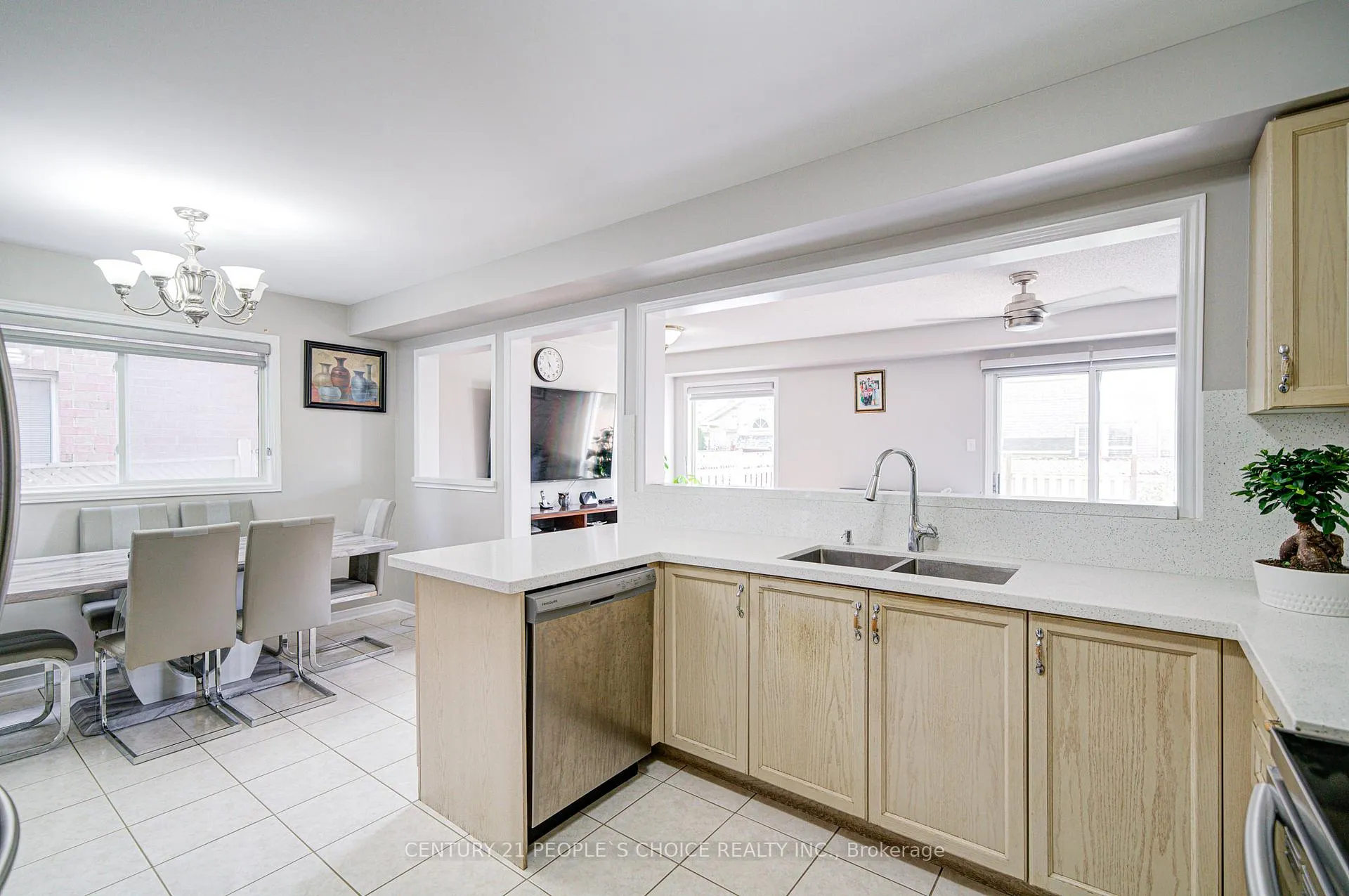 Photo 16 of 72 Zia Dodda Crescent, Brampton, Bram East — HOMEH