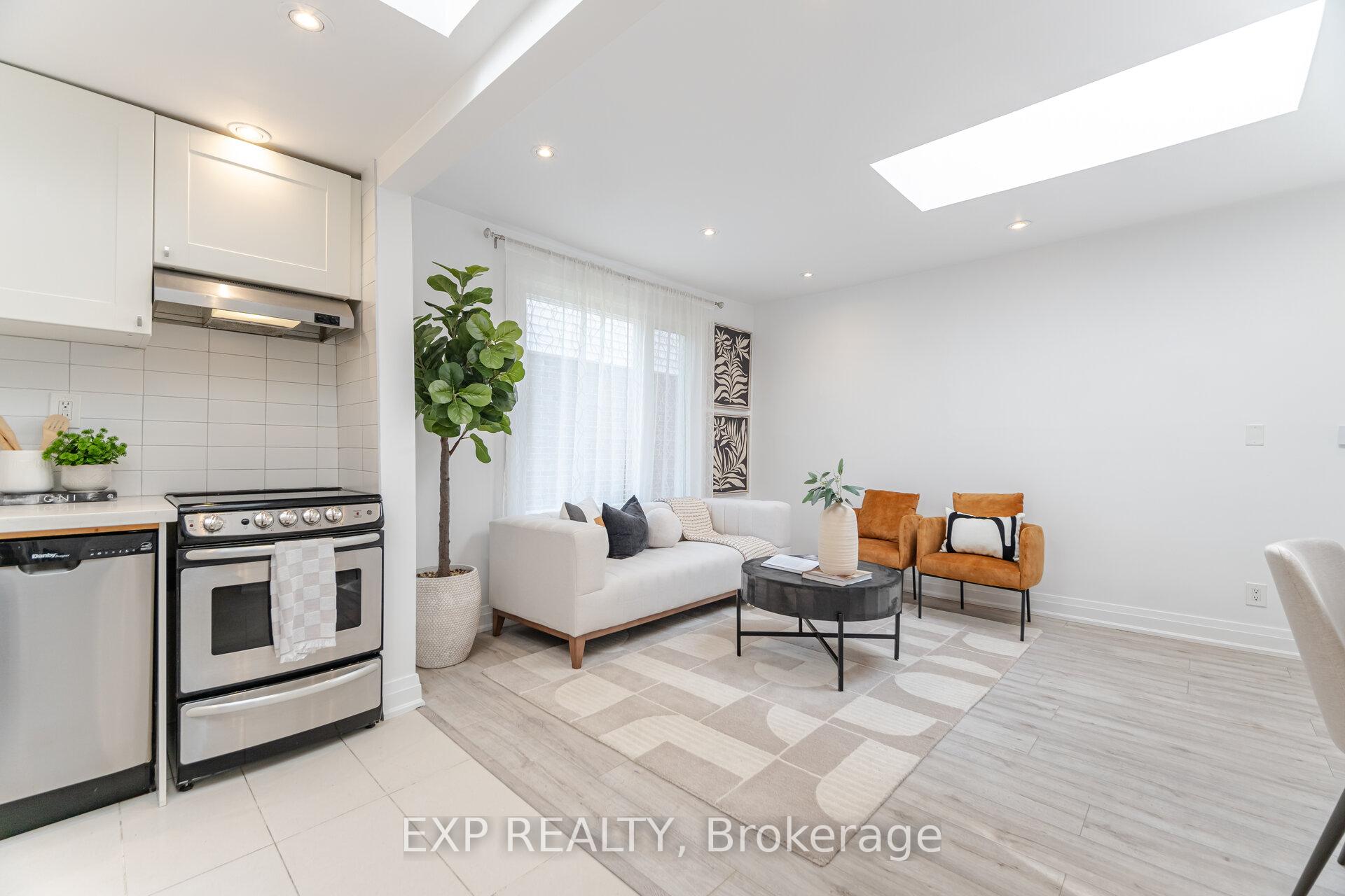 Photo 3 of 48 Orley Avenue, Toronto, Woodbine-Lumsden — HOMEH