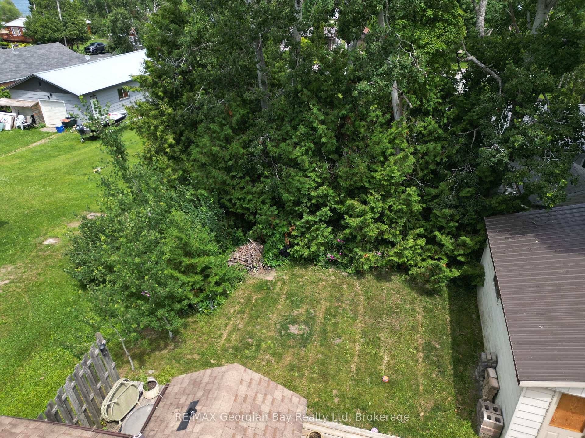Photo 4 of 37 Yeoger Drive, Tay, Port McNicoll — HOMEH