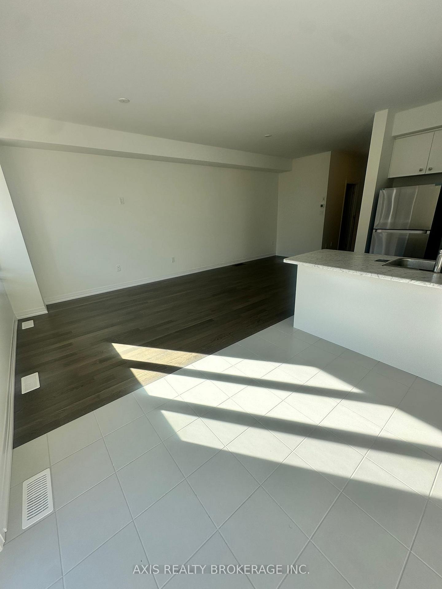 Photo 7 of 61 Brighton Lane, Thorold, Rolling Meadows — HOMEH