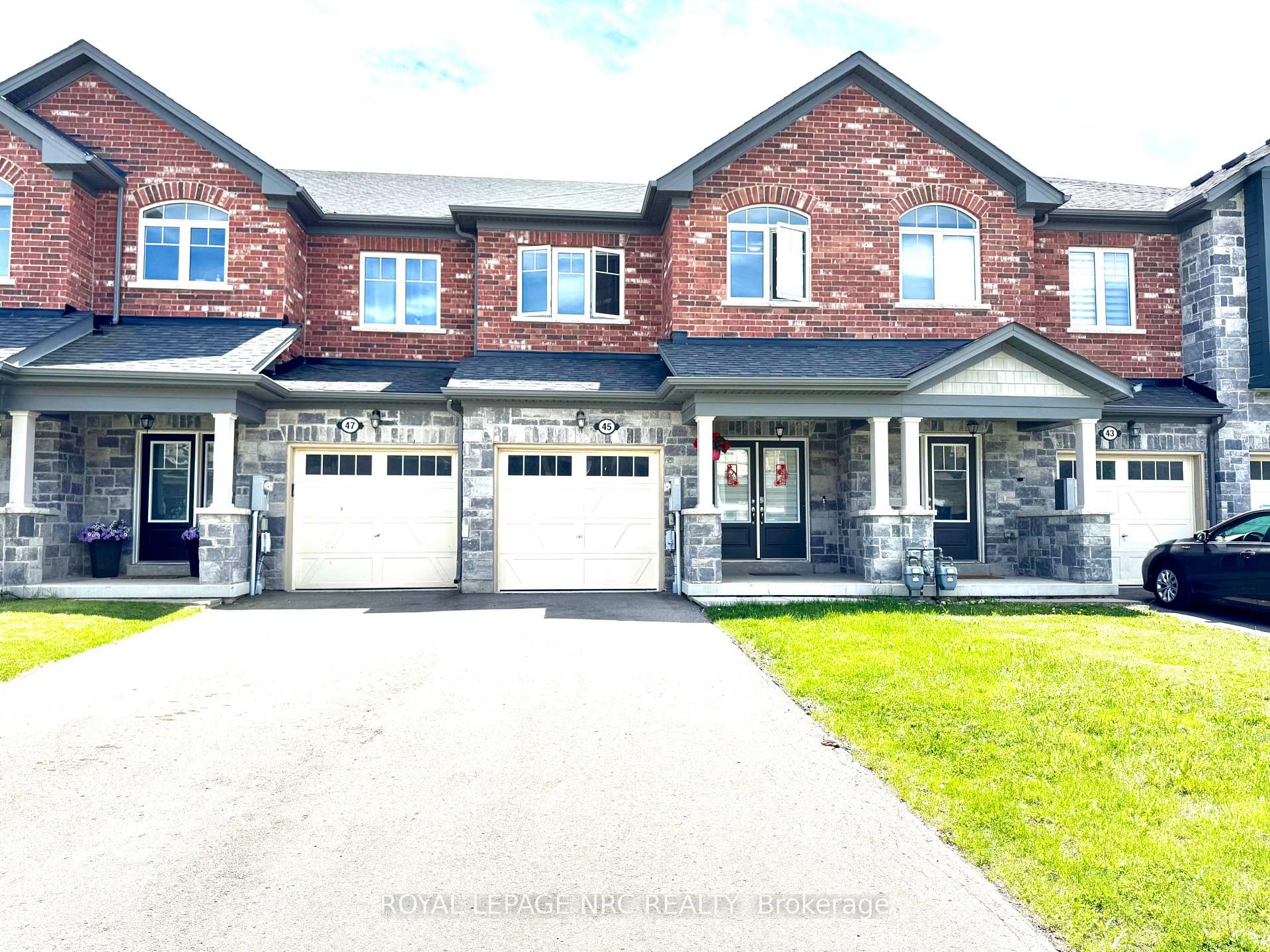 Photo 1 of 45 Sparkle Drive, Thorold, Rolling Meadows — HOMEH