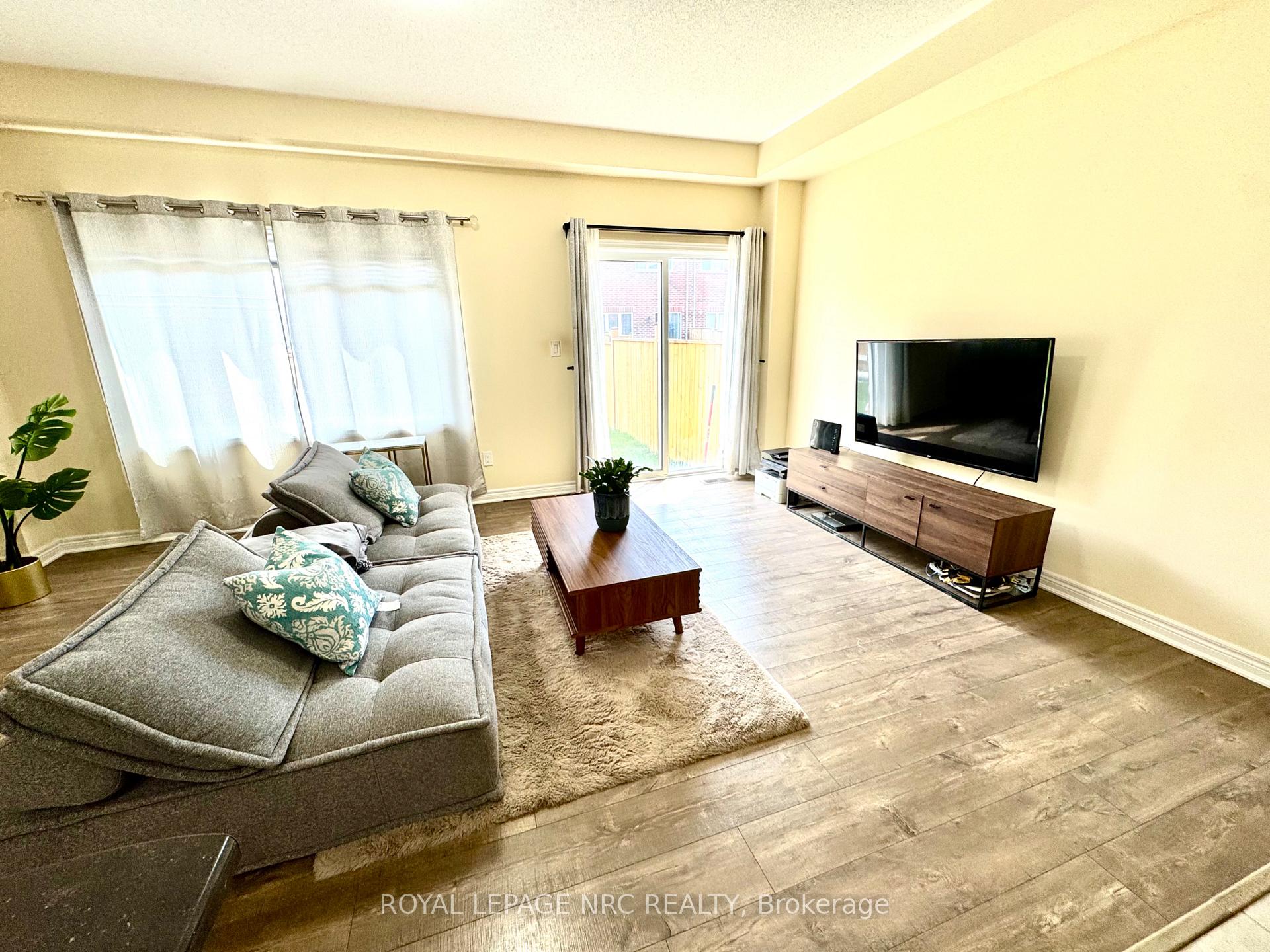 Photo 5 of 45 Sparkle Drive, Thorold, Rolling Meadows — HOMEH
