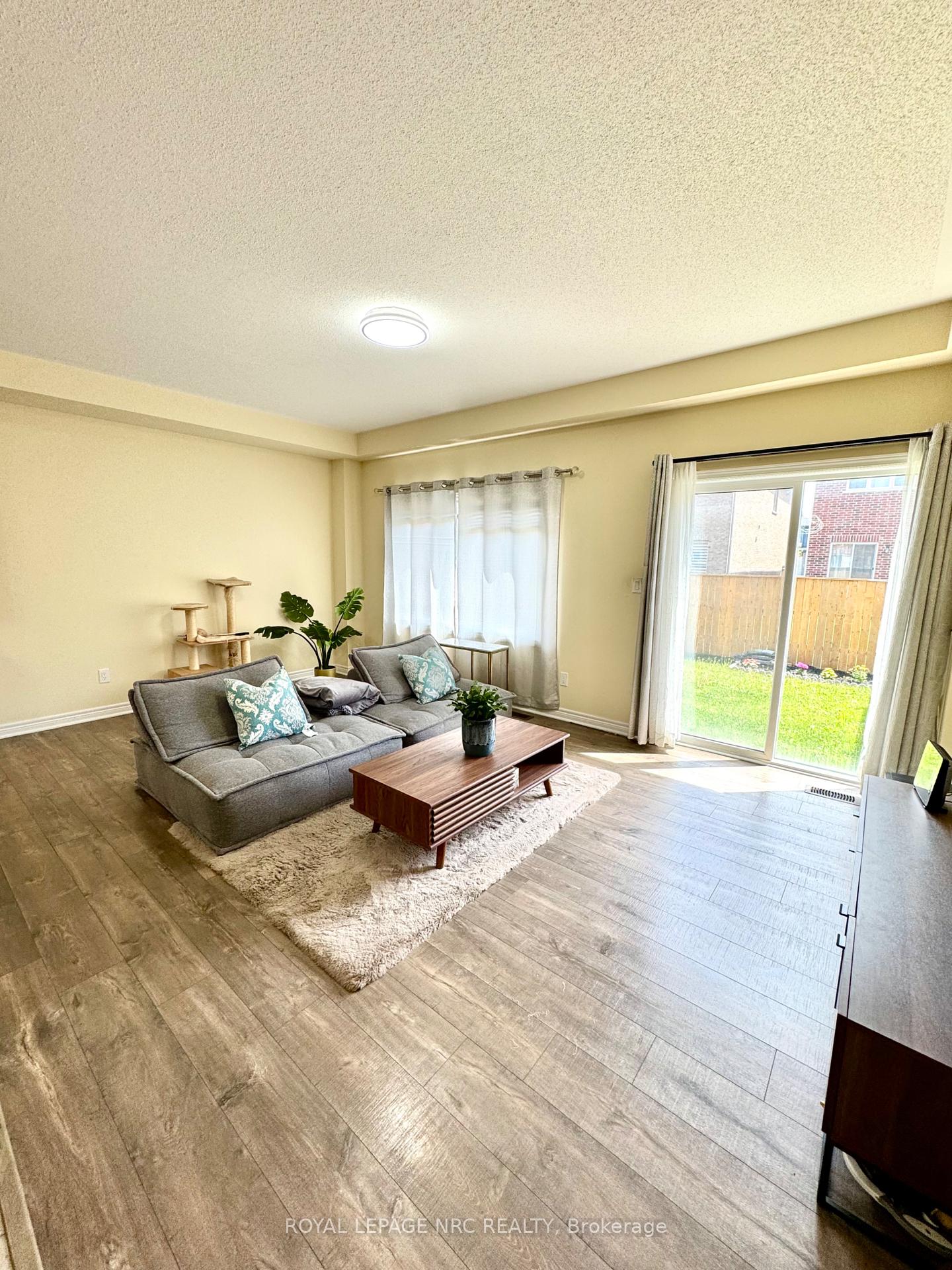 Photo 6 of 45 Sparkle Drive, Thorold, Rolling Meadows — HOMEH