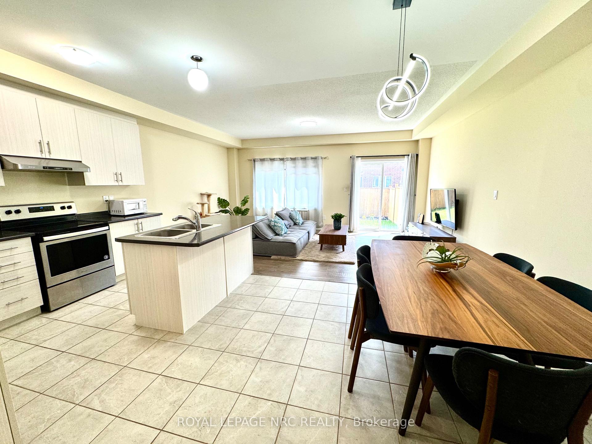 Photo 10 of 45 Sparkle Drive, Thorold, Rolling Meadows — HOMEH