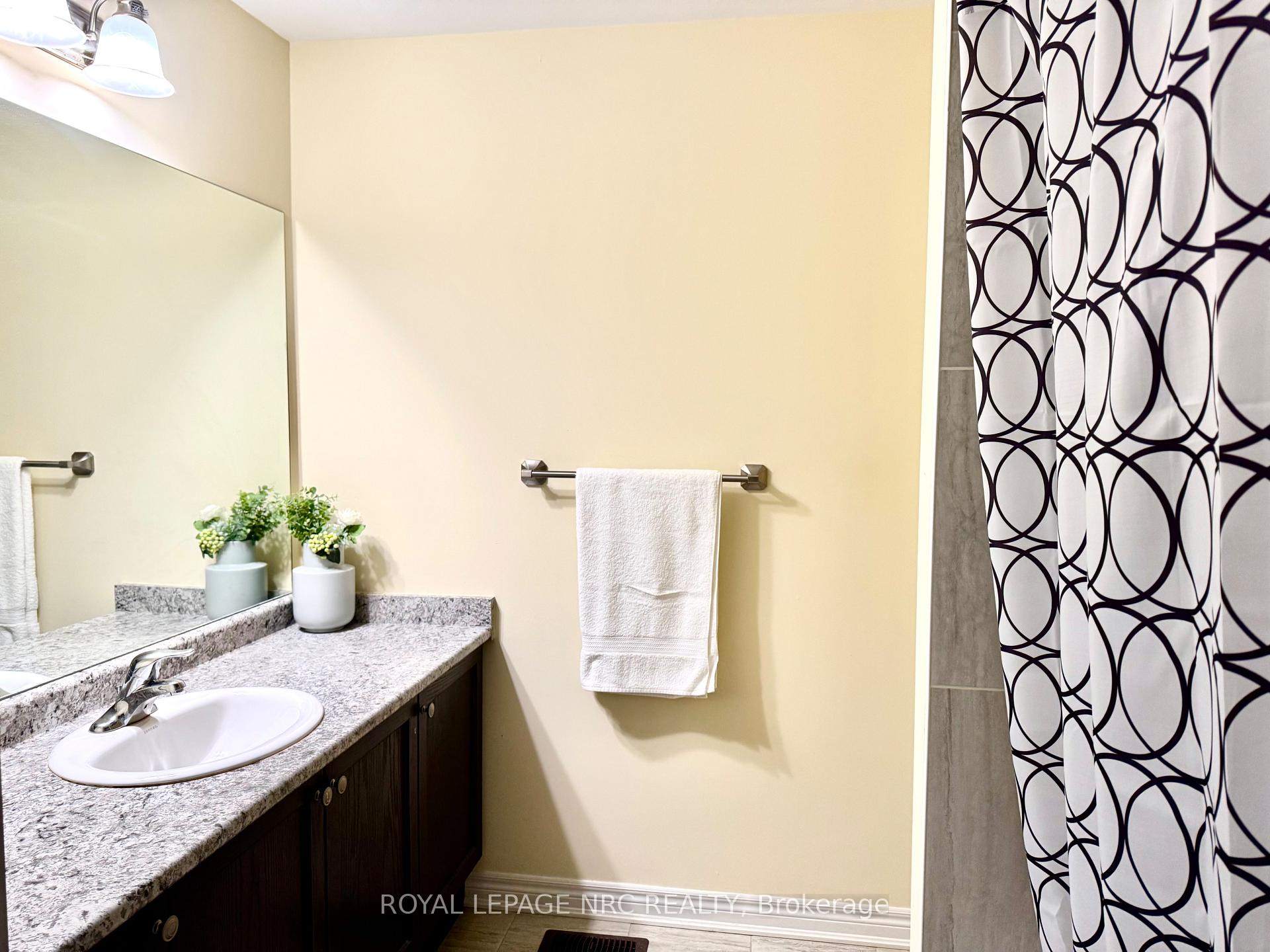 Photo 22 of 45 Sparkle Drive, Thorold, Rolling Meadows — HOMEH