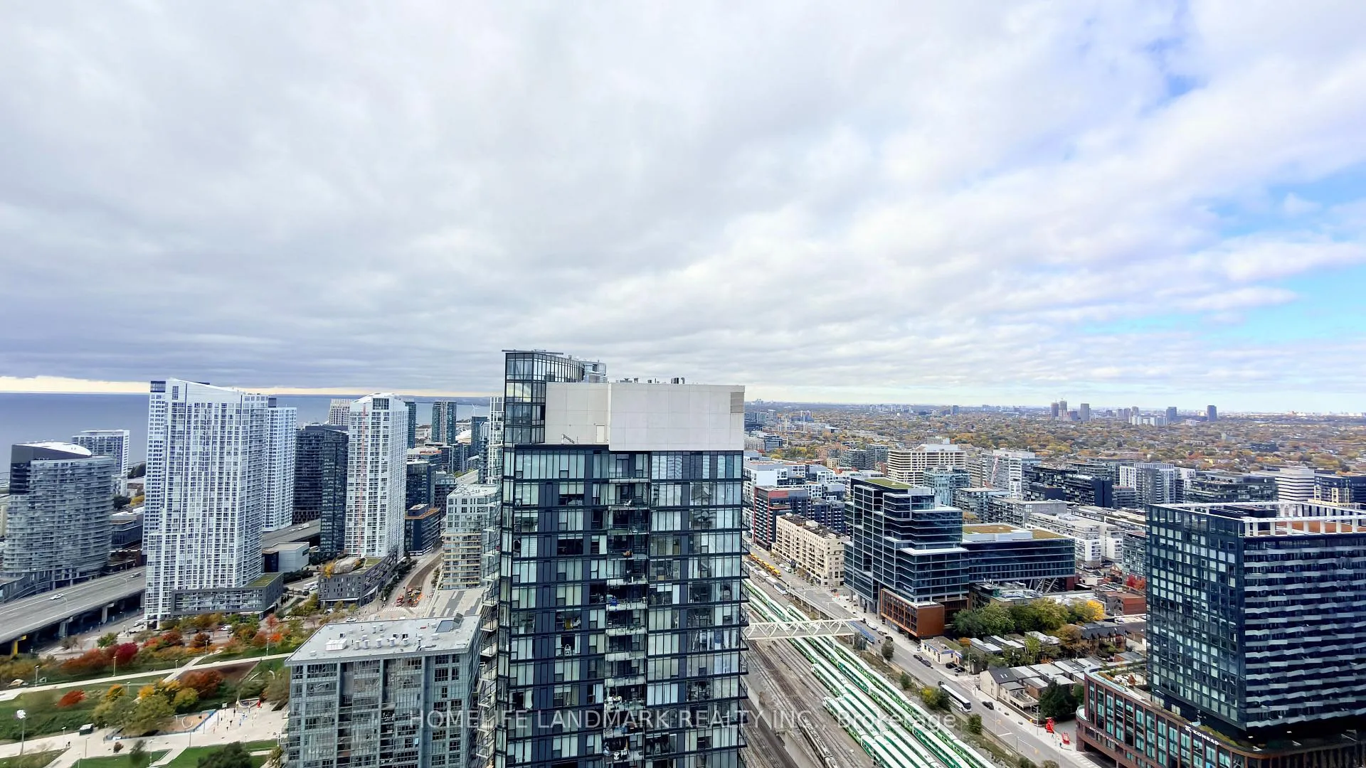 Photo 17 of Unit 4808, 25 Telegram Mews, Toronto, Waterfront Communities — HOMEH
