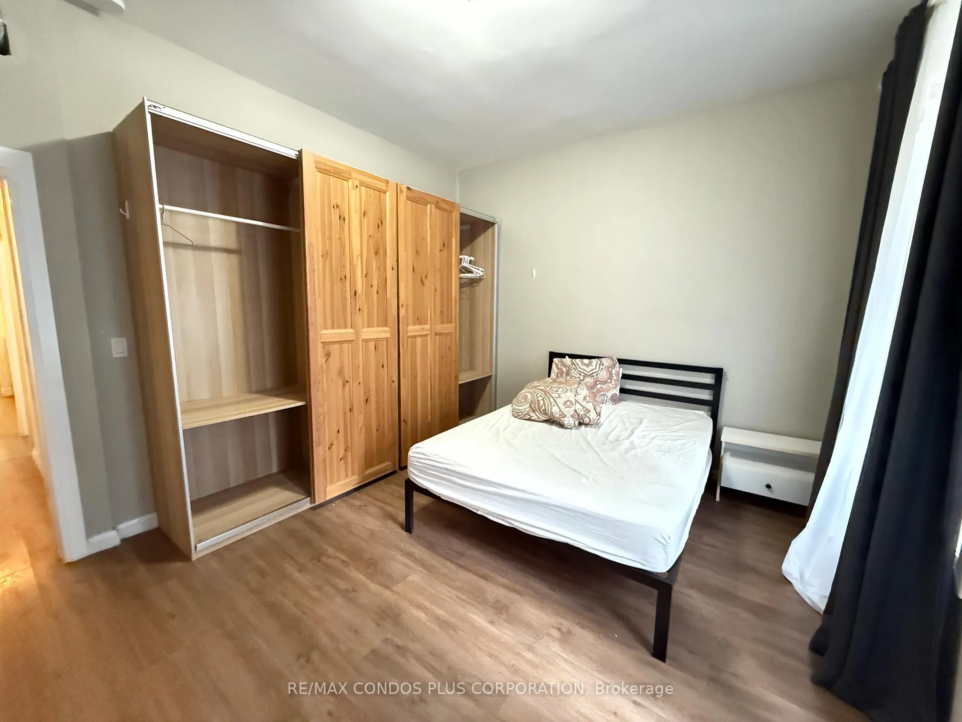 Photo 2 of Unit 3, 567 Yonge Street, Toronto, Church-Yonge Corridor — HOMEH