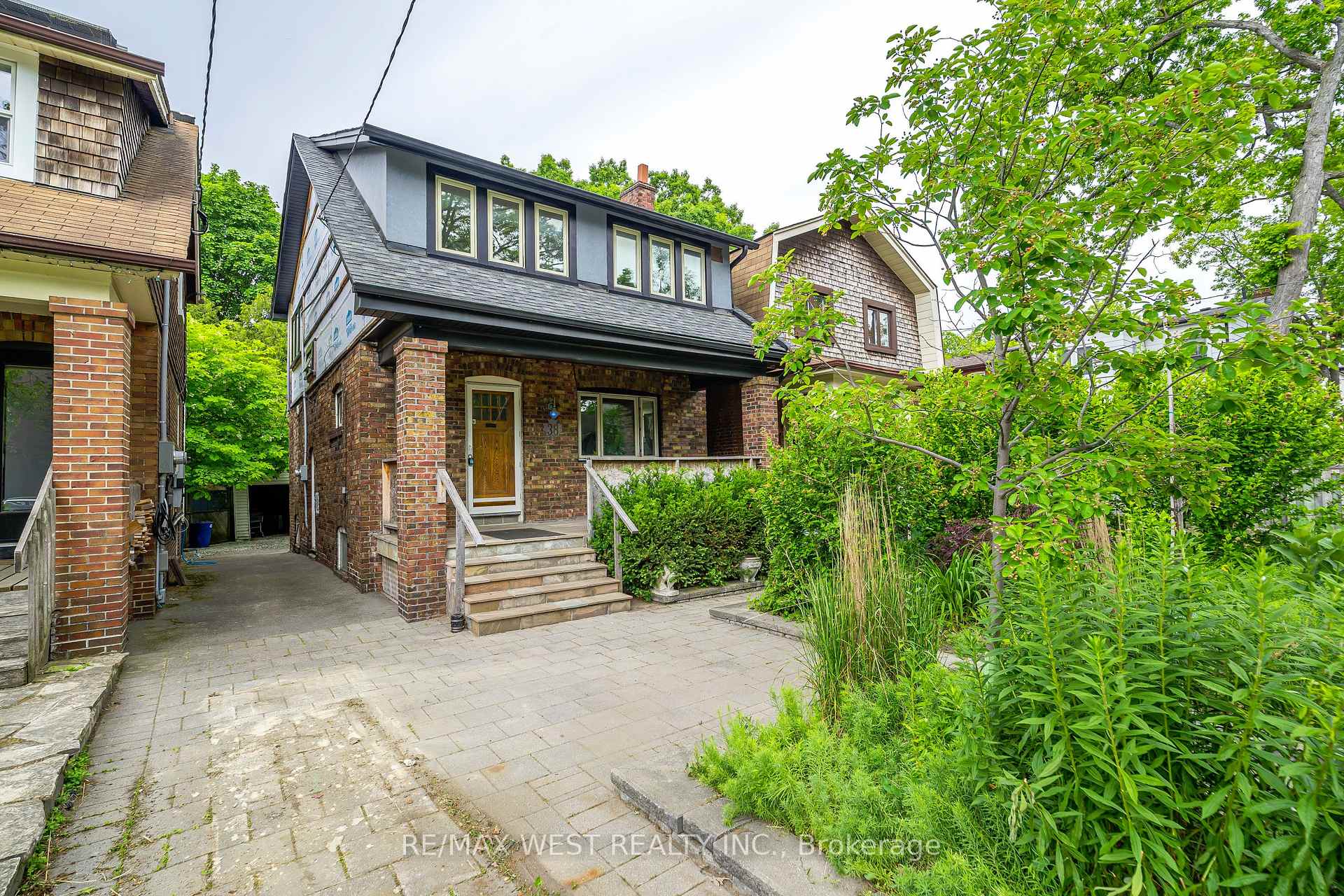 Photo 3 of 38 Beck Avenue, Toronto, East End-Danforth — HOMEH
