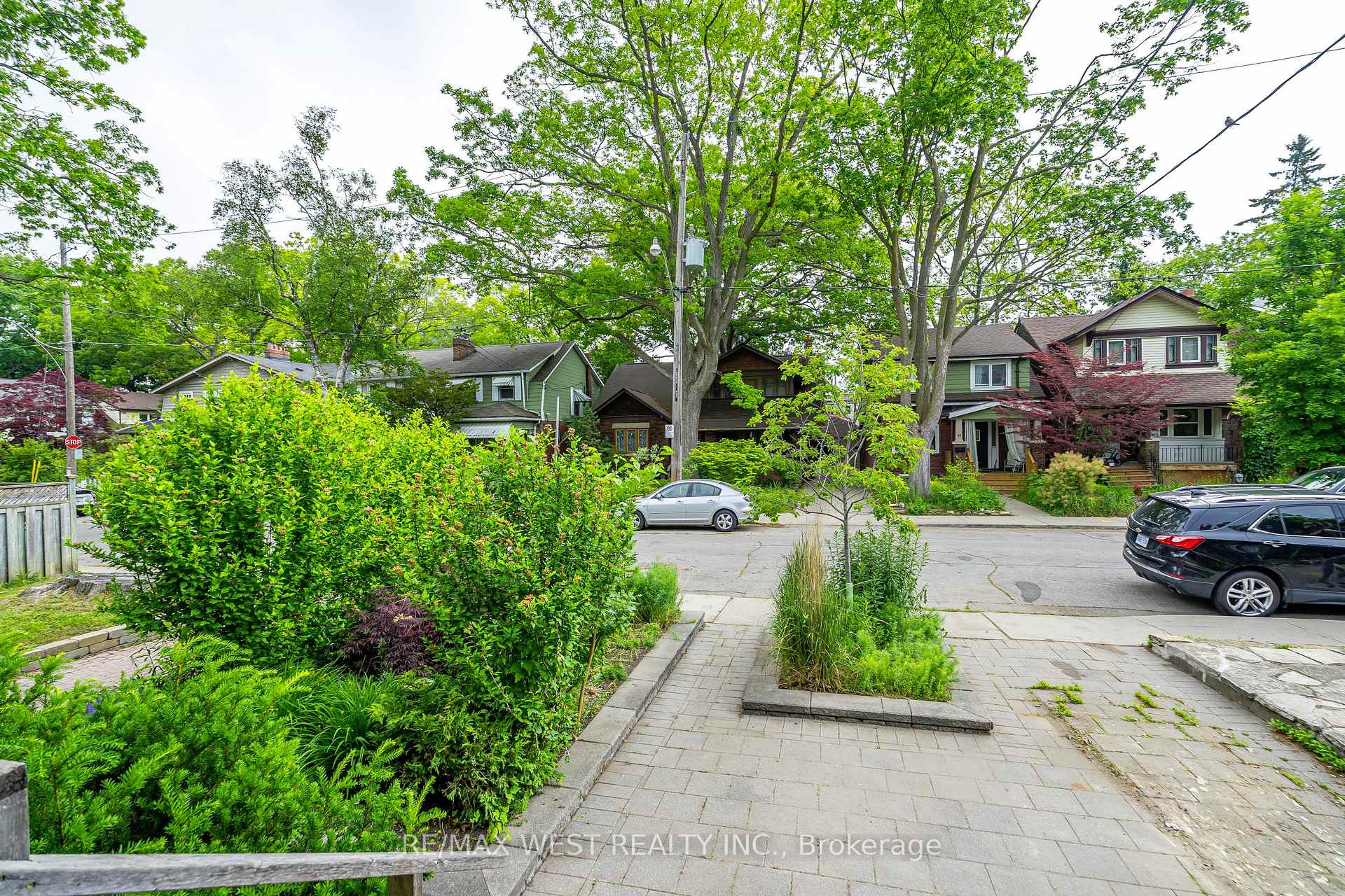 Photo 4 of 38 Beck Avenue, Toronto, East End-Danforth — HOMEH