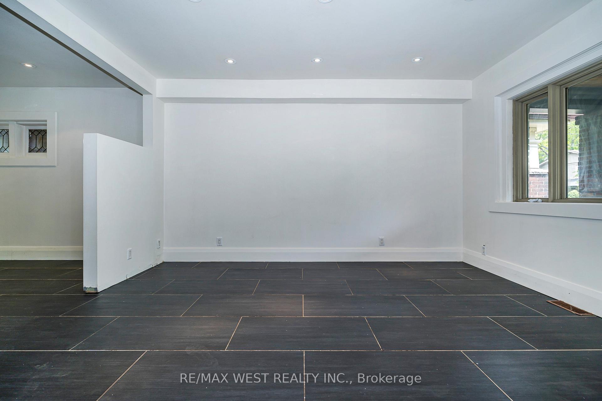 Photo 7 of 38 Beck Avenue, Toronto, East End-Danforth — HOMEH