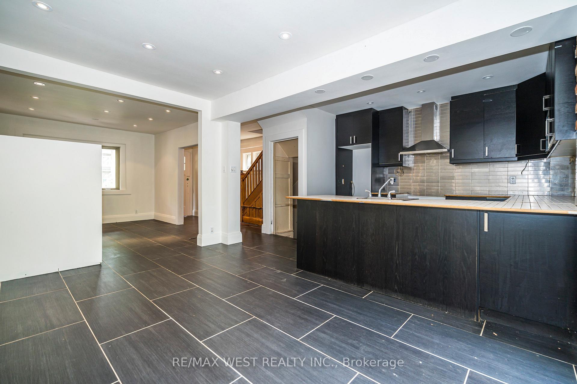 Photo 13 of 38 Beck Avenue, Toronto, East End-Danforth — HOMEH