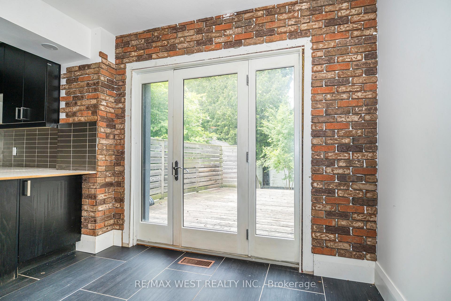 Photo 18 of 38 Beck Avenue, Toronto, East End-Danforth — HOMEH