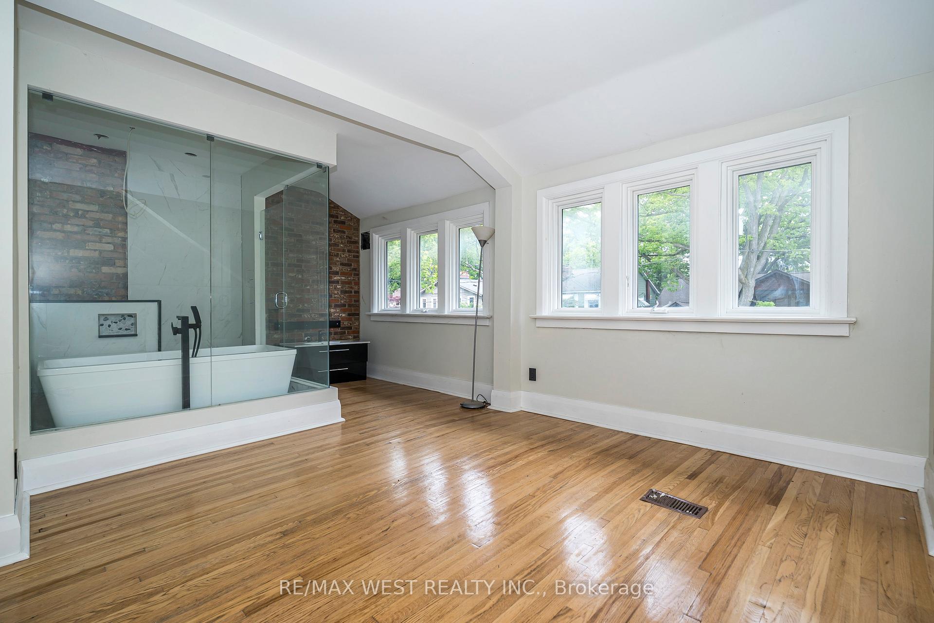 Photo 21 of 38 Beck Avenue, Toronto, East End-Danforth — HOMEH