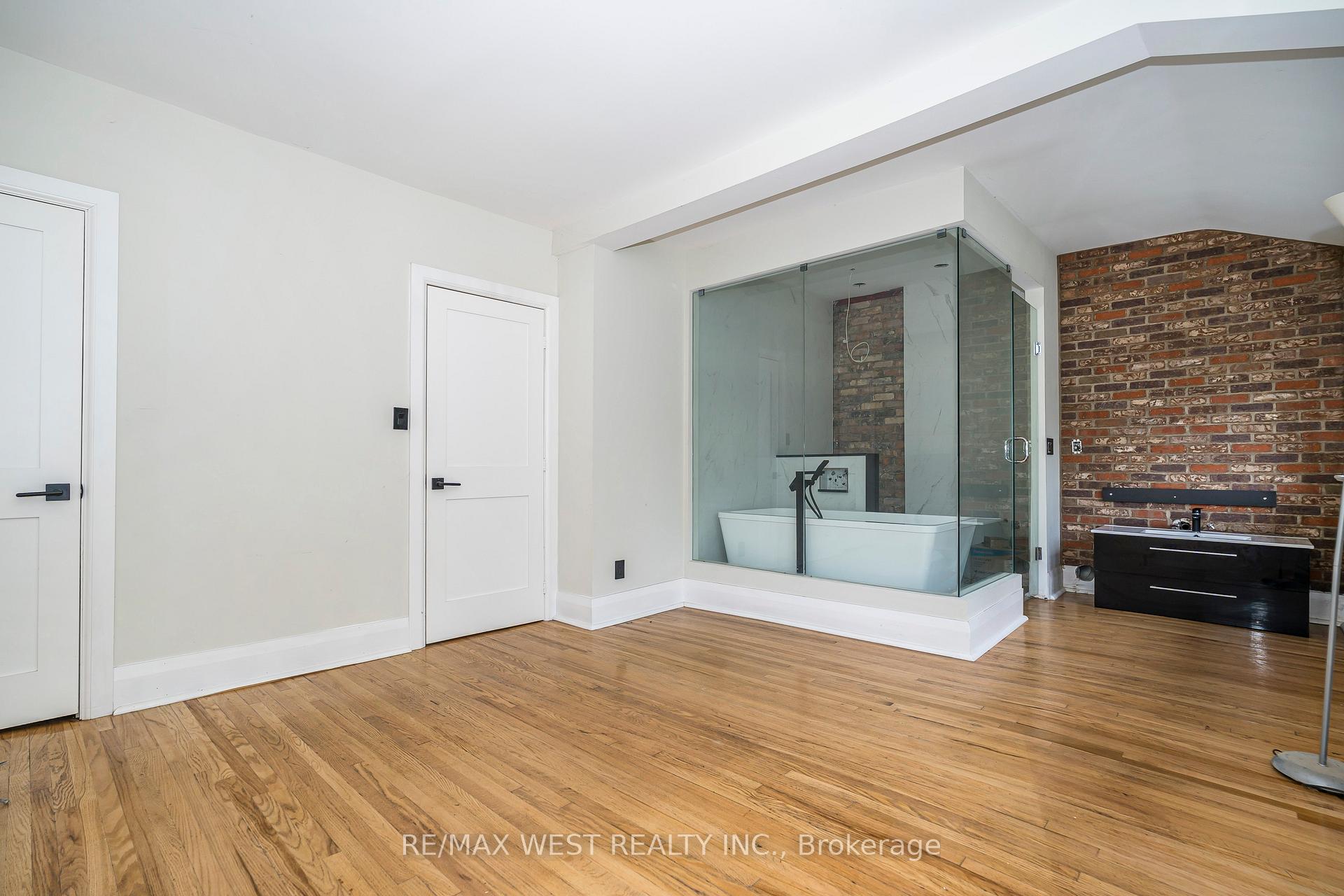 Photo 22 of 38 Beck Avenue, Toronto, East End-Danforth — HOMEH